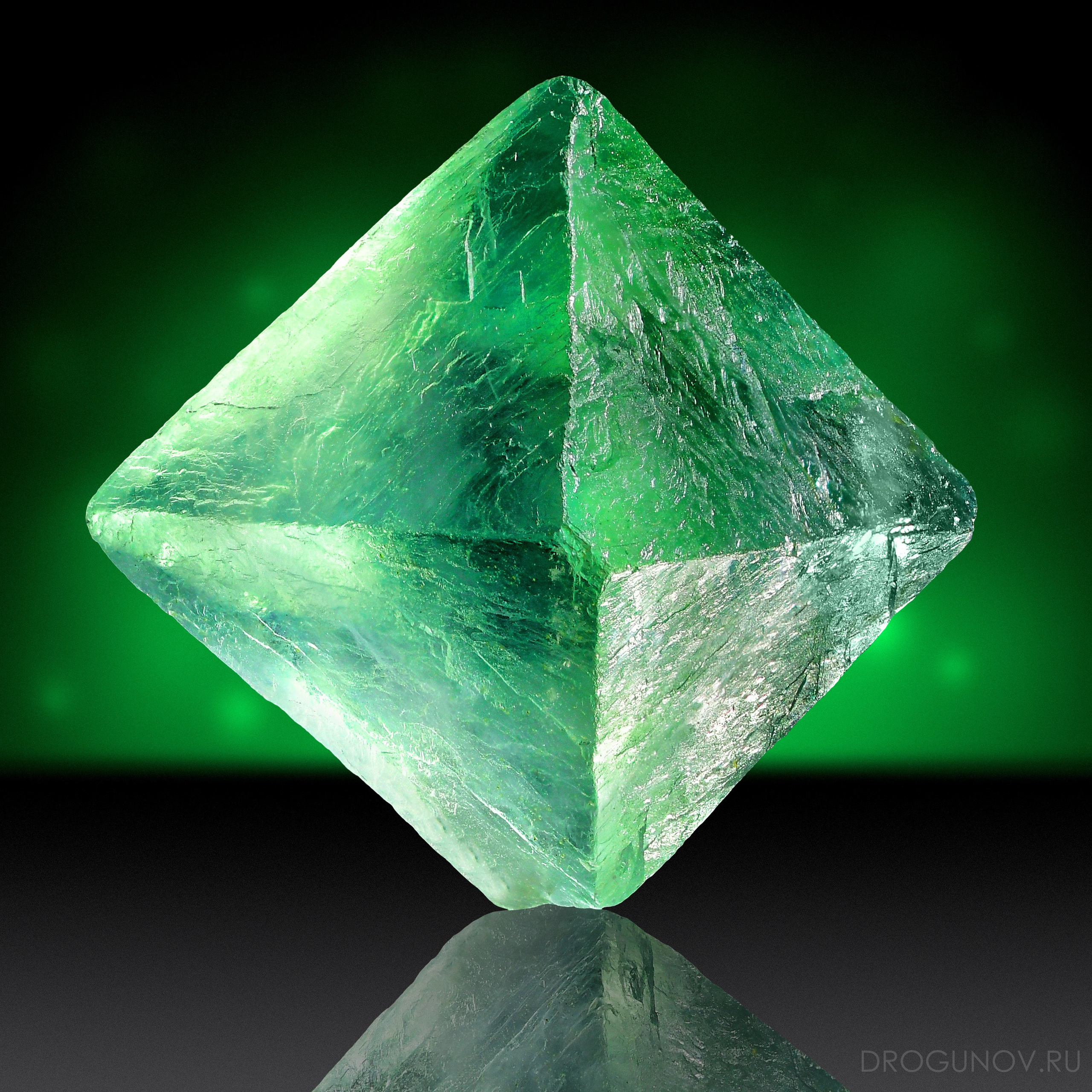 Предметная фотосъемка камней для сайта и магазина