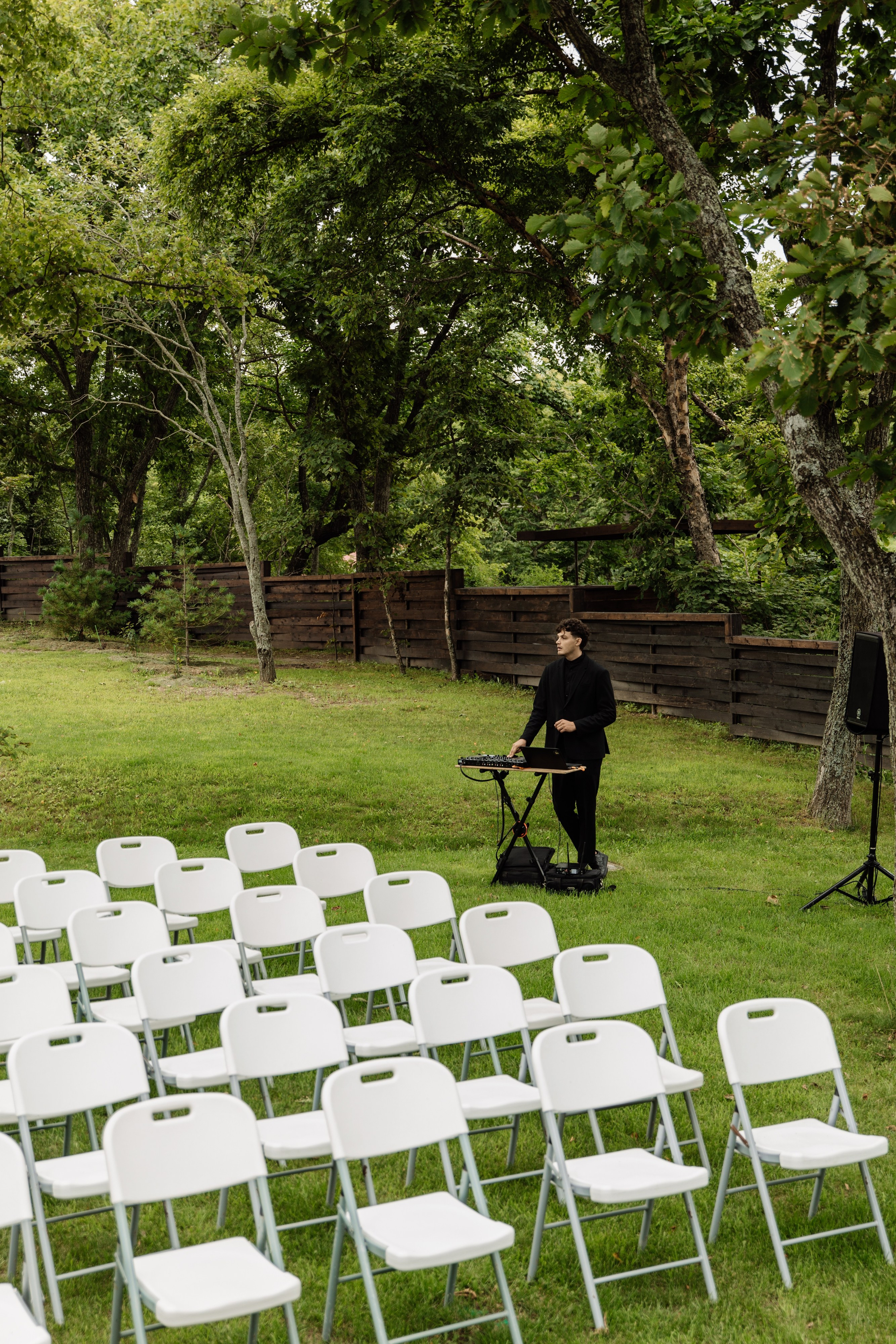 Я создаю профессиональные фотографии, которые сохраняют эмоции, детали и атмосферу вашего праздника. Свадебный фотограф во Владивостоке