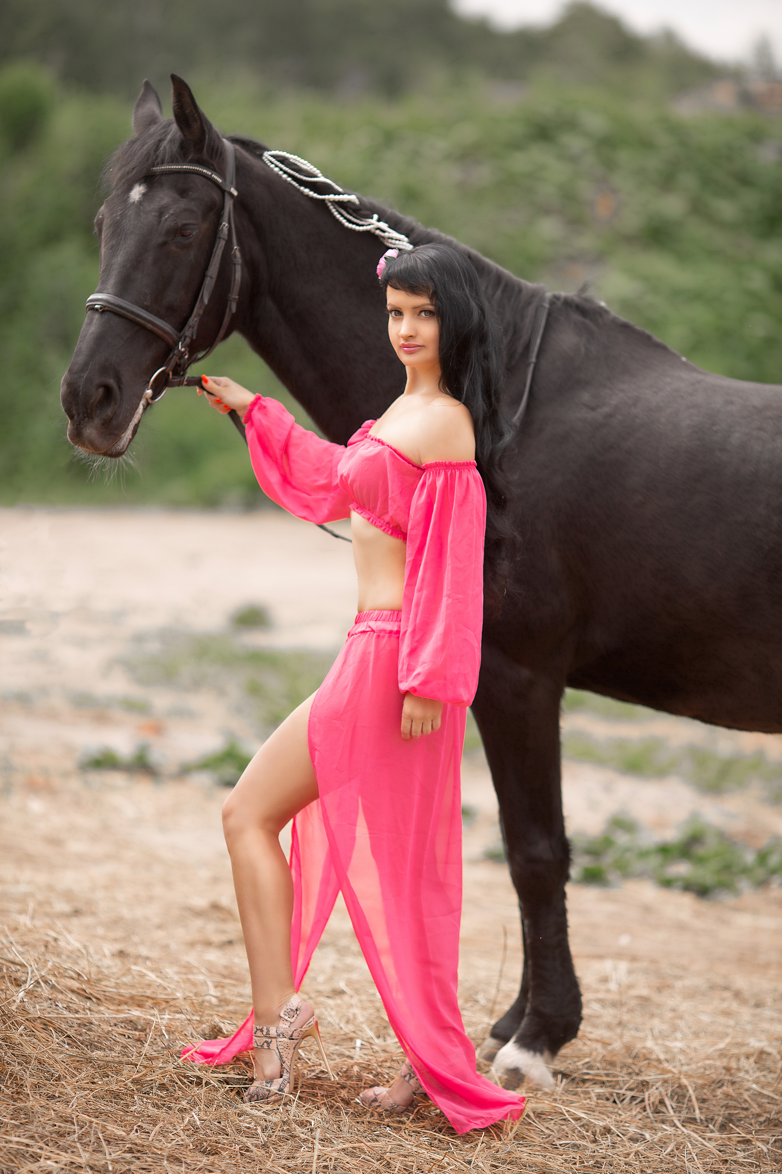 Диана и Жасмин 22.06.22. Фотосессия с лошадьми в Нижнем Новгороде