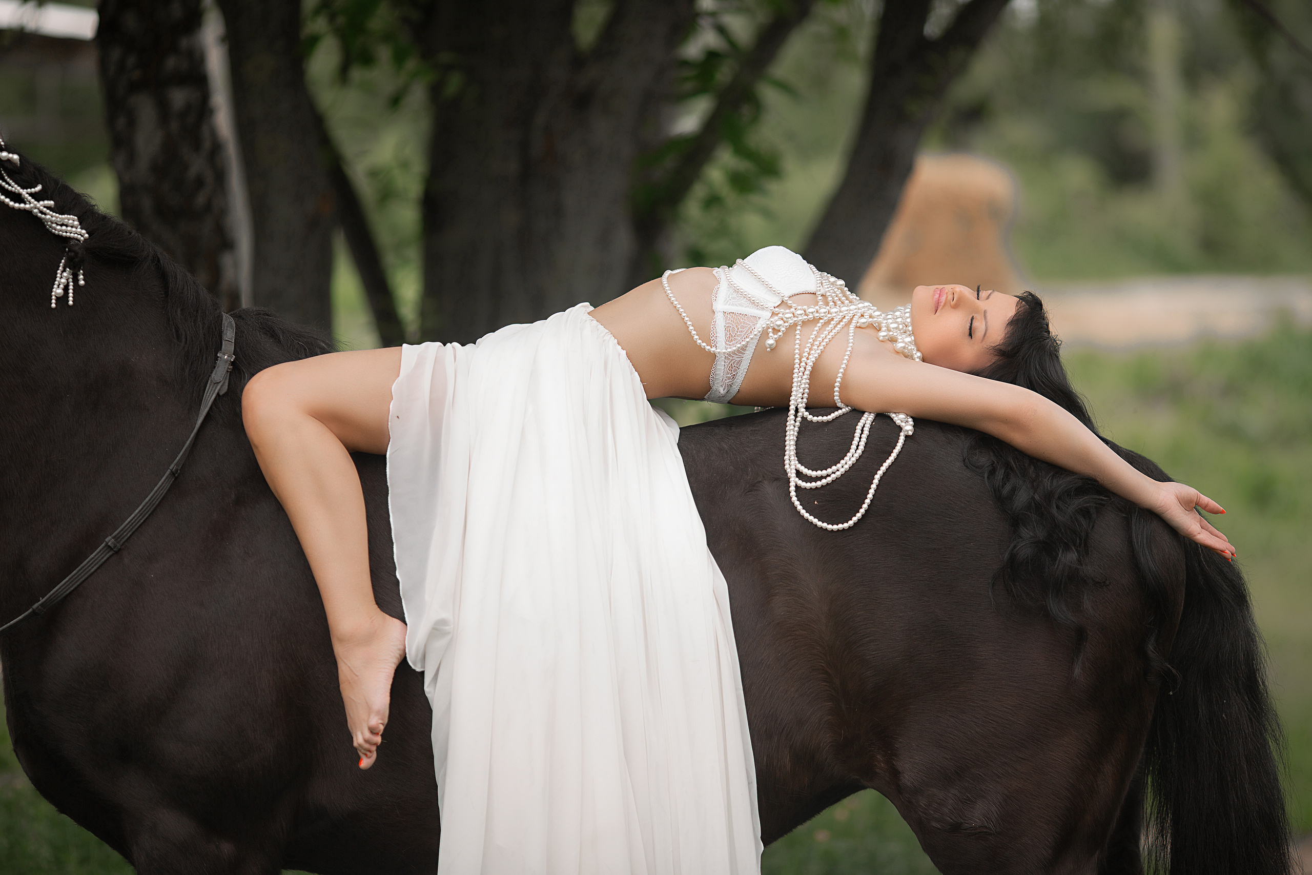 Диана и Жасмин 22.06.22. Фотосессия с лошадьми в Нижнем Новгороде