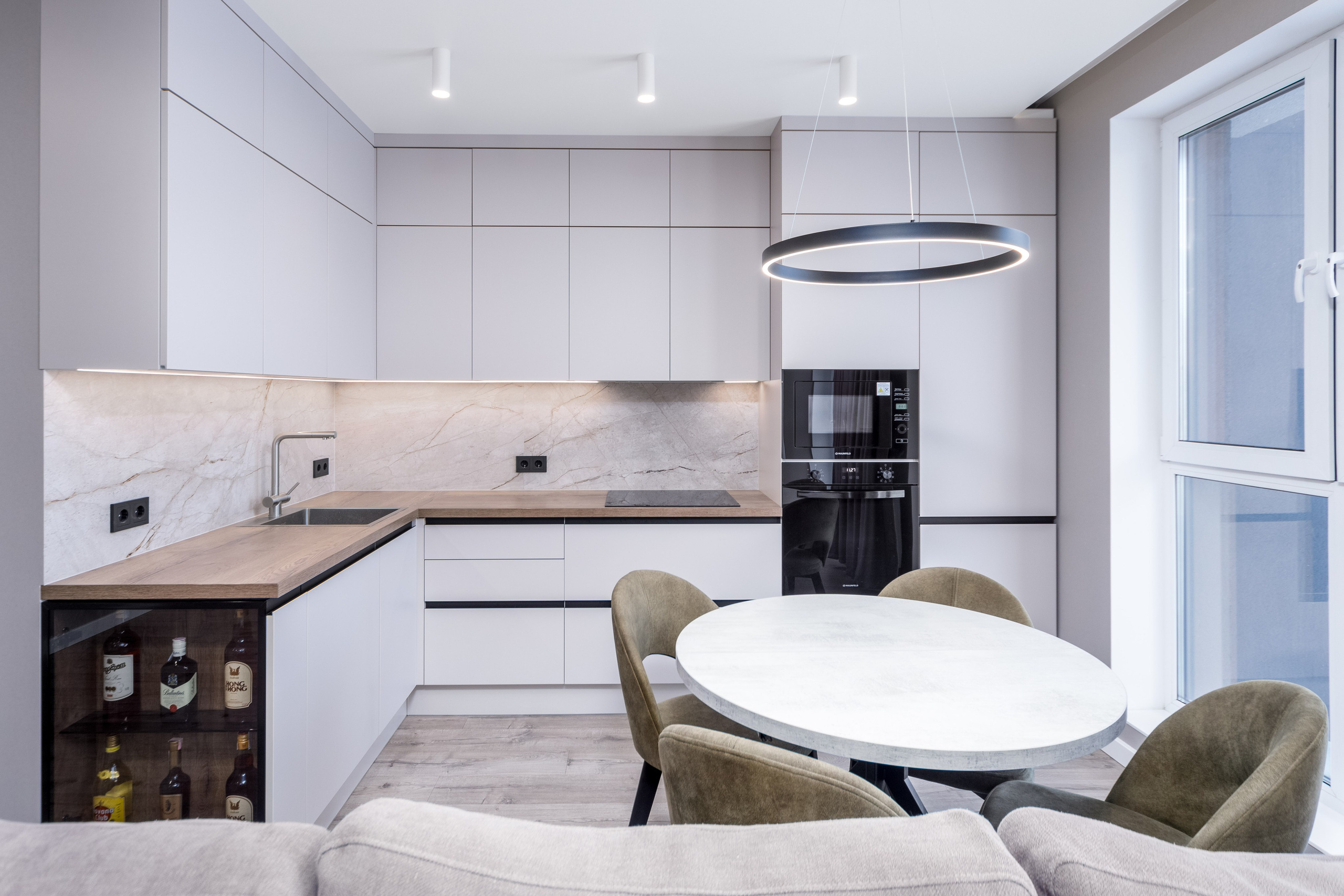 Фото интерьера кухни в евро-3 квартире в Минск Мир