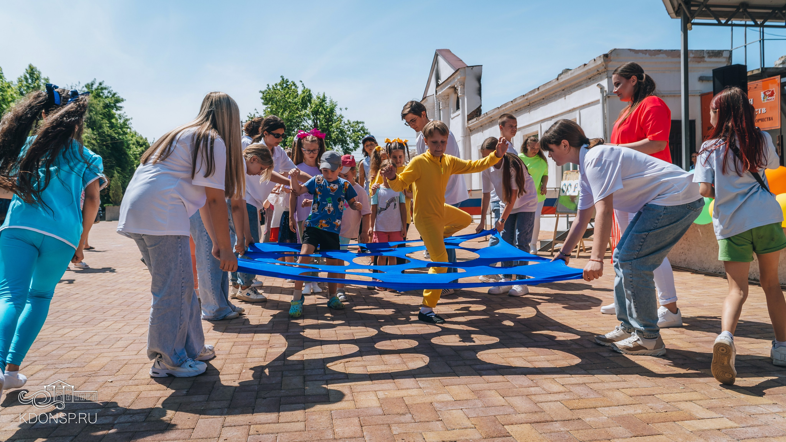 Должны смеяться дети. Новотитаровский Дом культуры