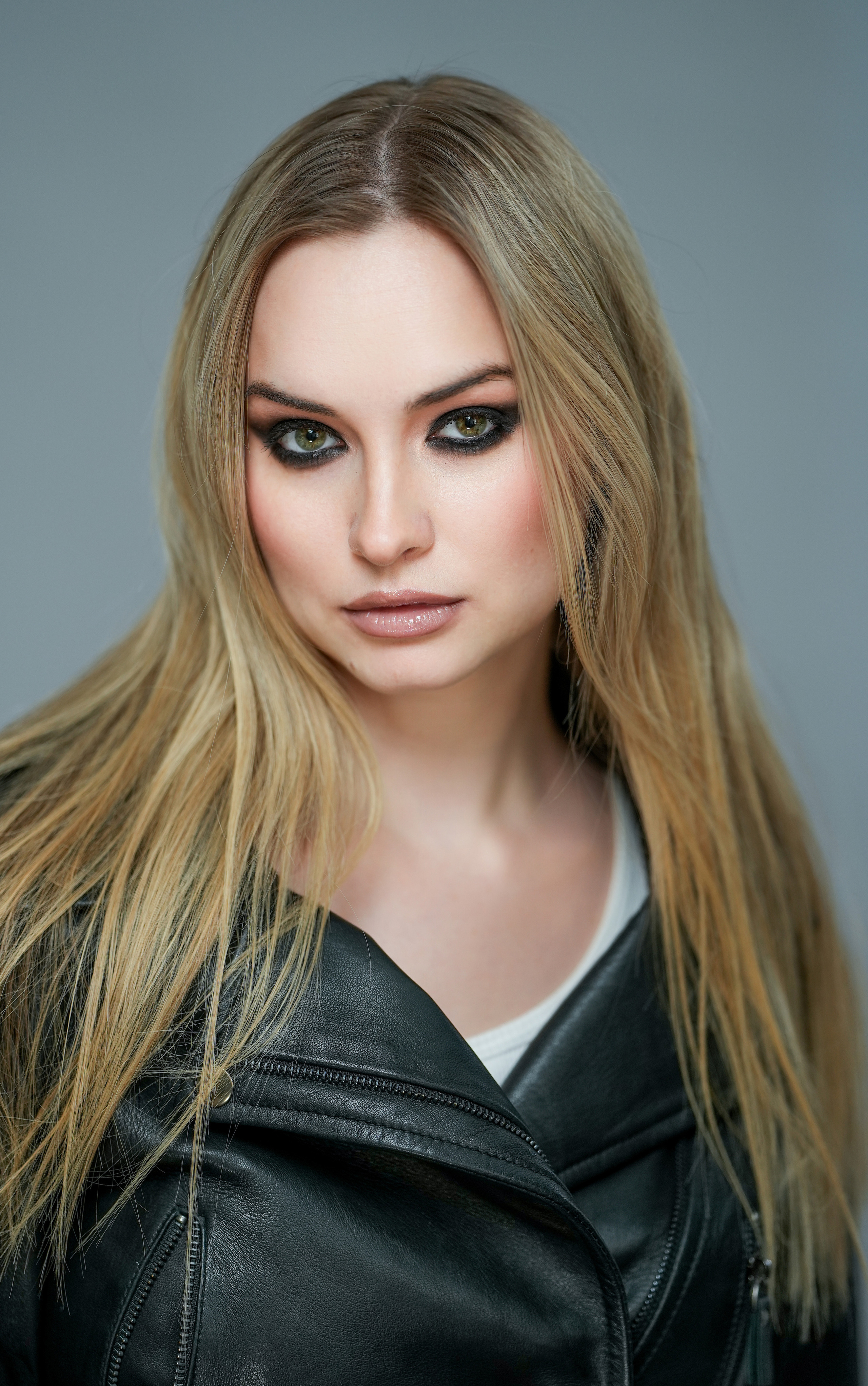 Типажное актерское портфолио. Портретная съемка в Москве, студийный фотограф Игорь Фомин