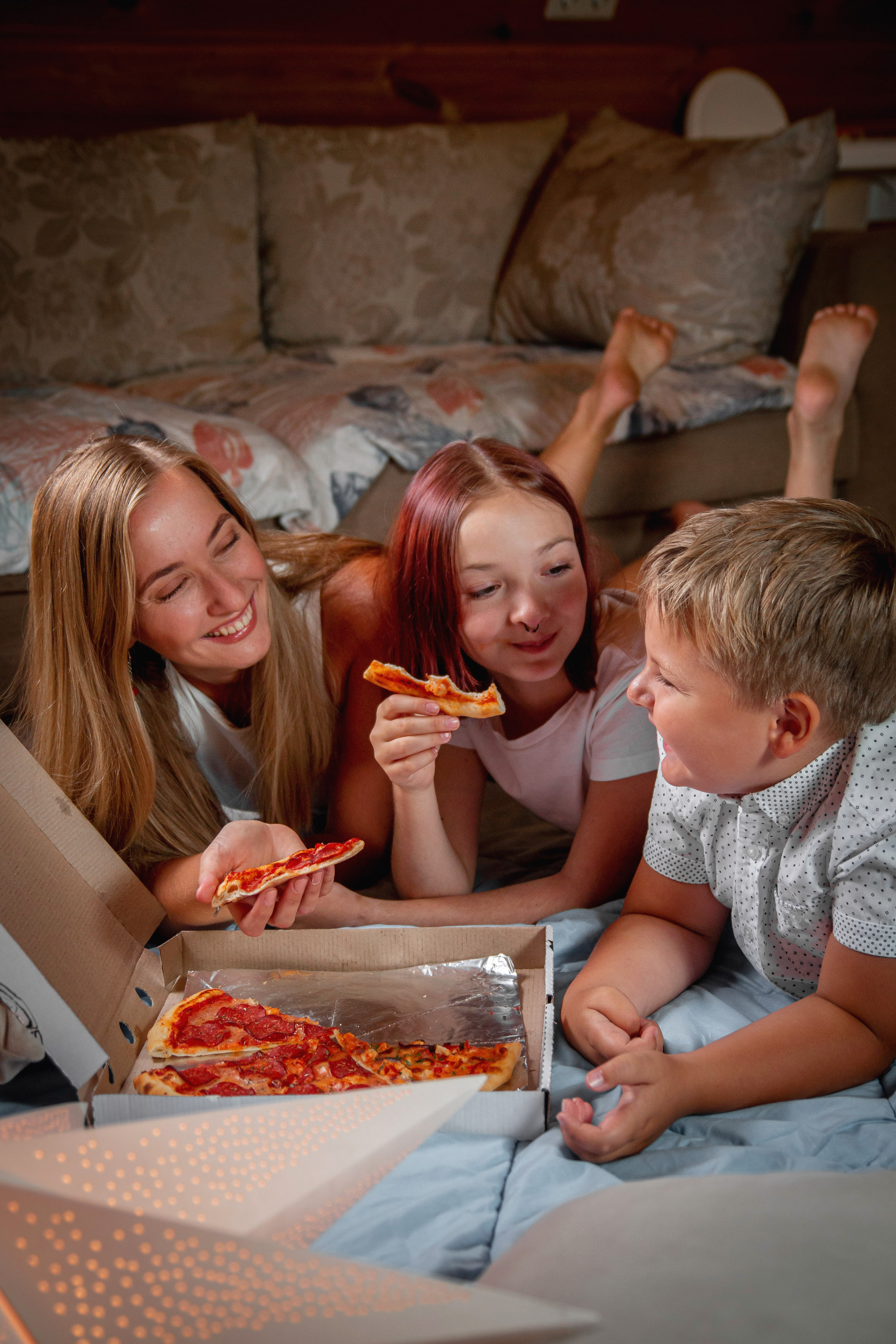Семейная съемка в A-Frame домике для Rolik164. ФУД ФОТОГРАФ САРАТОВ, РЕКЛАМНЫЙ ФОТОГРАФ | АЛЕКСАНДР ГАВРИЛЫЧЕВ