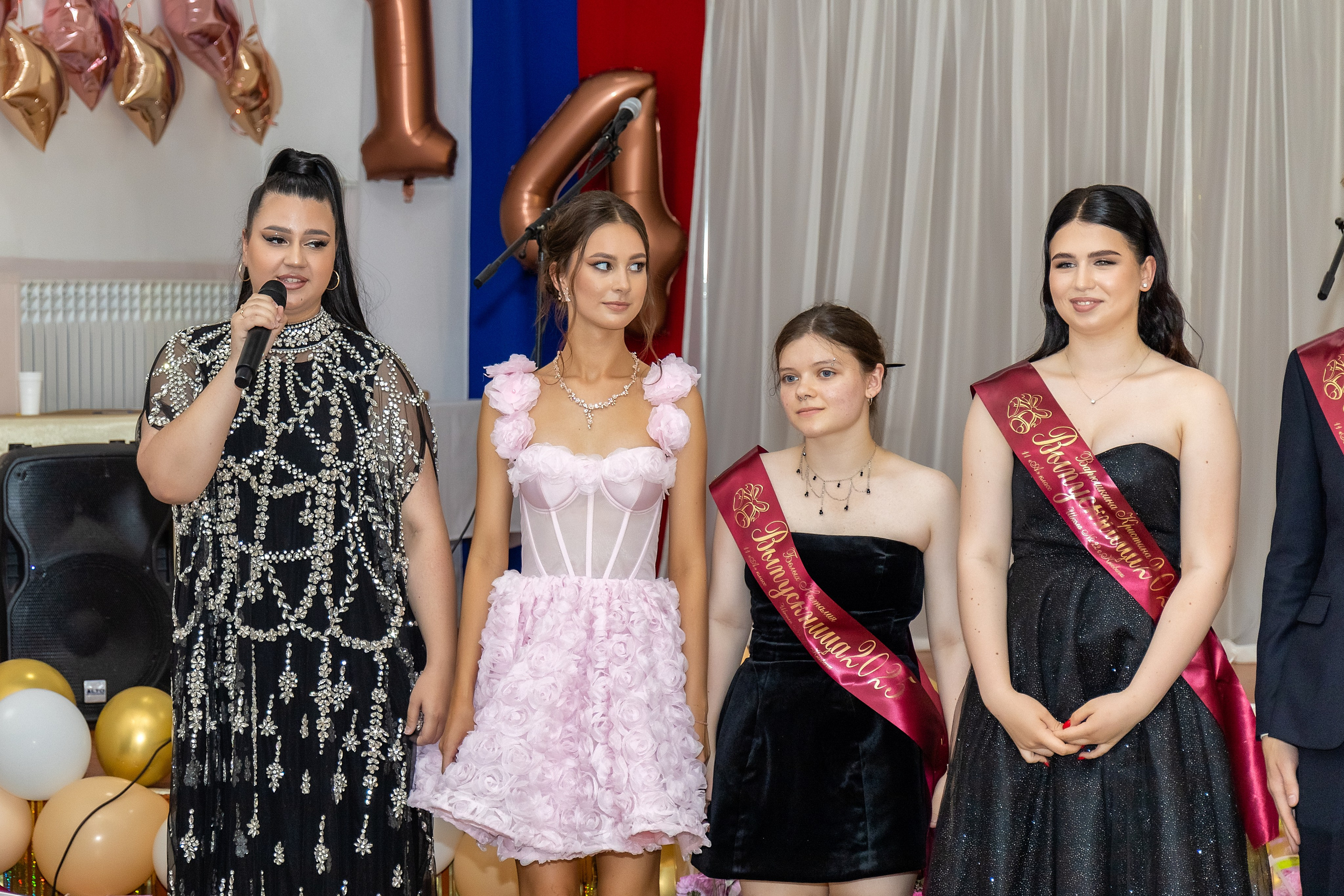 Выпускной. Школа 22, 11 класс. Стильный выпускной альбом Владивосток фотограф Вероника Мигачева