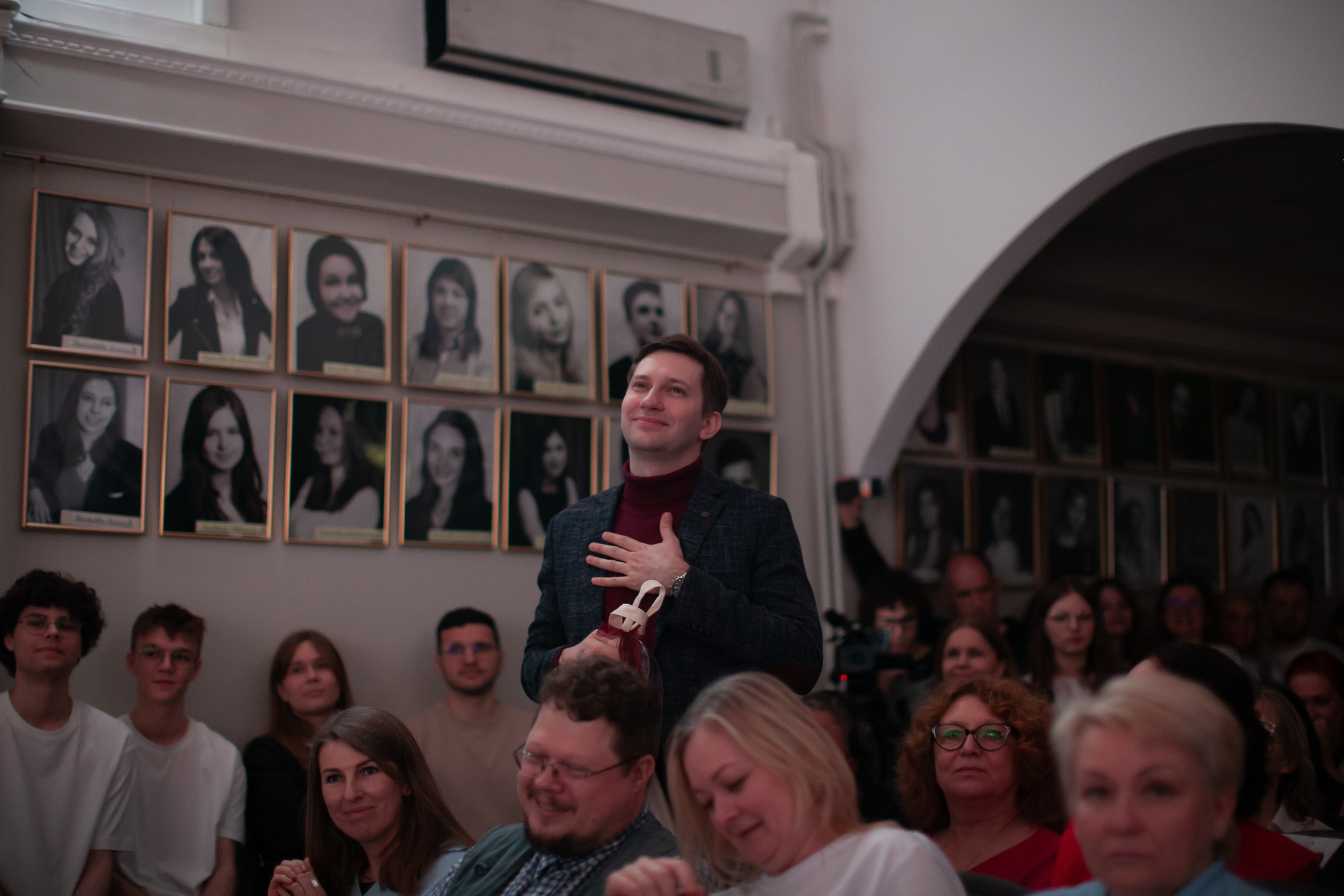 Последний звонок 2025 в Школе 1558 им. Росалии де Кастро. Выпускные альбомы Москва СВАО