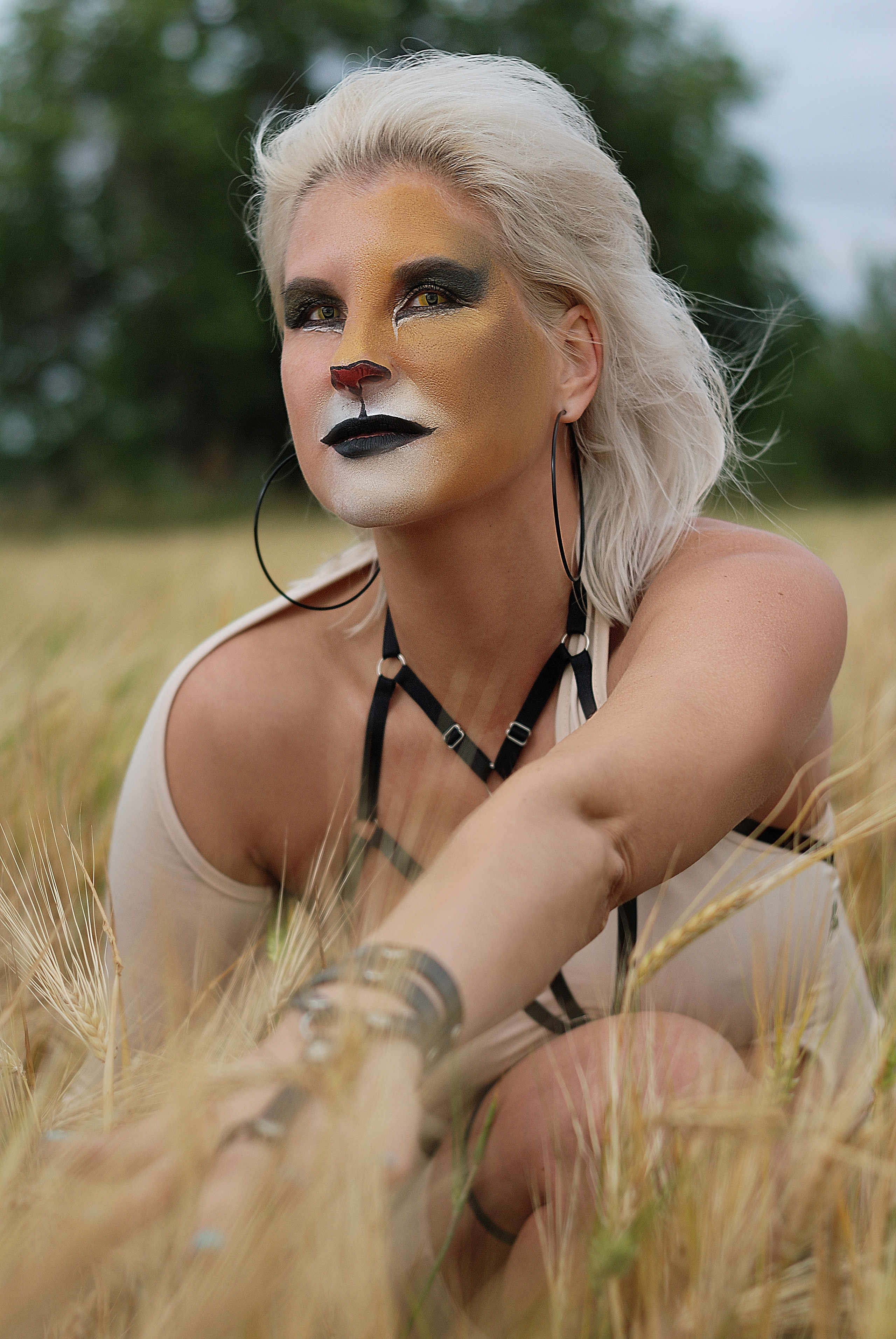 Фотопроекты арт-студии «Мастер и Маргарита». Свадебные фотосессии, Love story, фотосессии в студии, фотопрогулки. Макияж и укладка. Услуги стилиста и имиджмэйкера. Прокат нарядов для фотосессий.