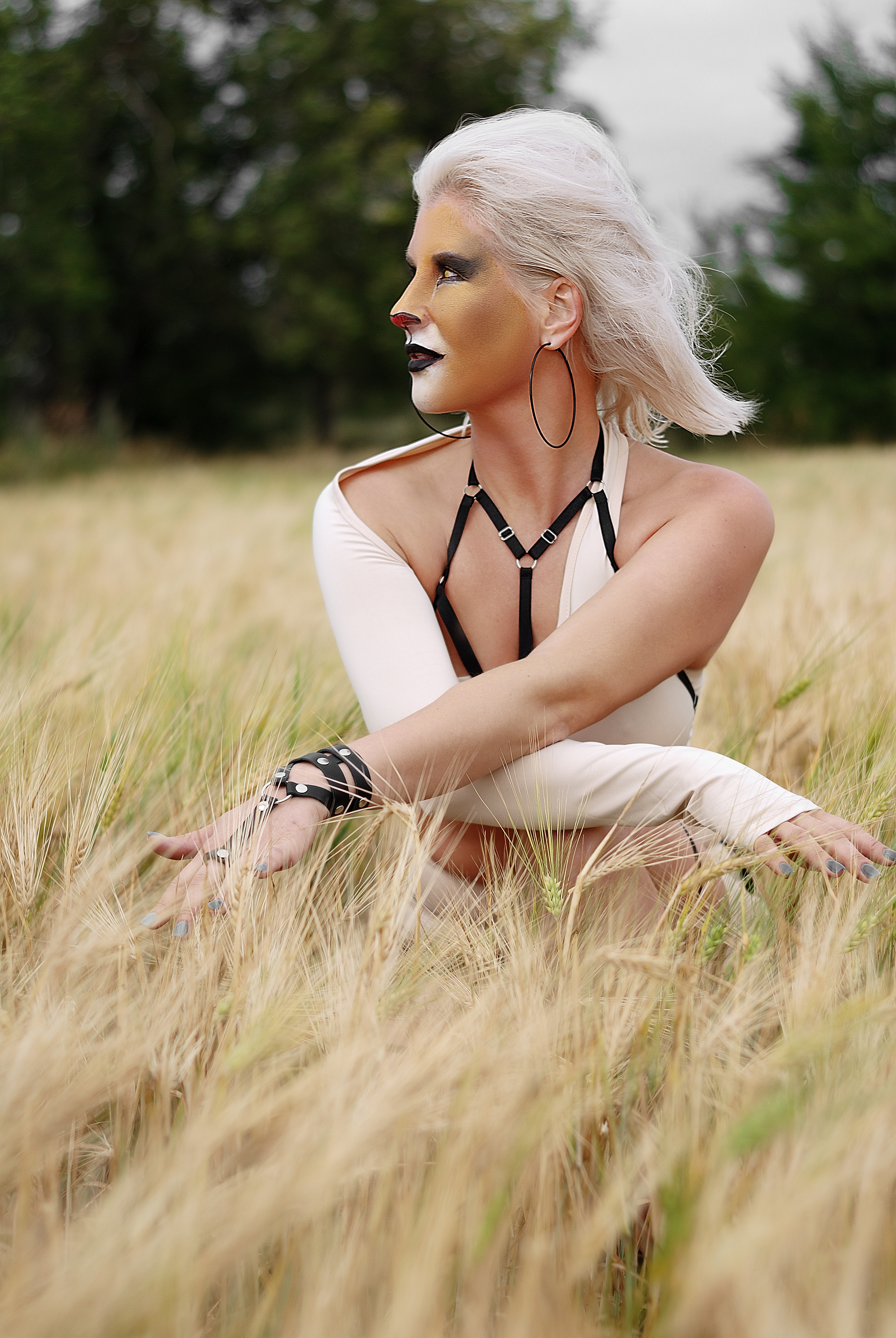 Фотопроекты арт-студии «Мастер и Маргарита». Свадебные фотосессии, Love story, фотосессии в студии, фотопрогулки. Макияж и укладка. Услуги стилиста и имиджмэйкера. Прокат нарядов для фотосессий.