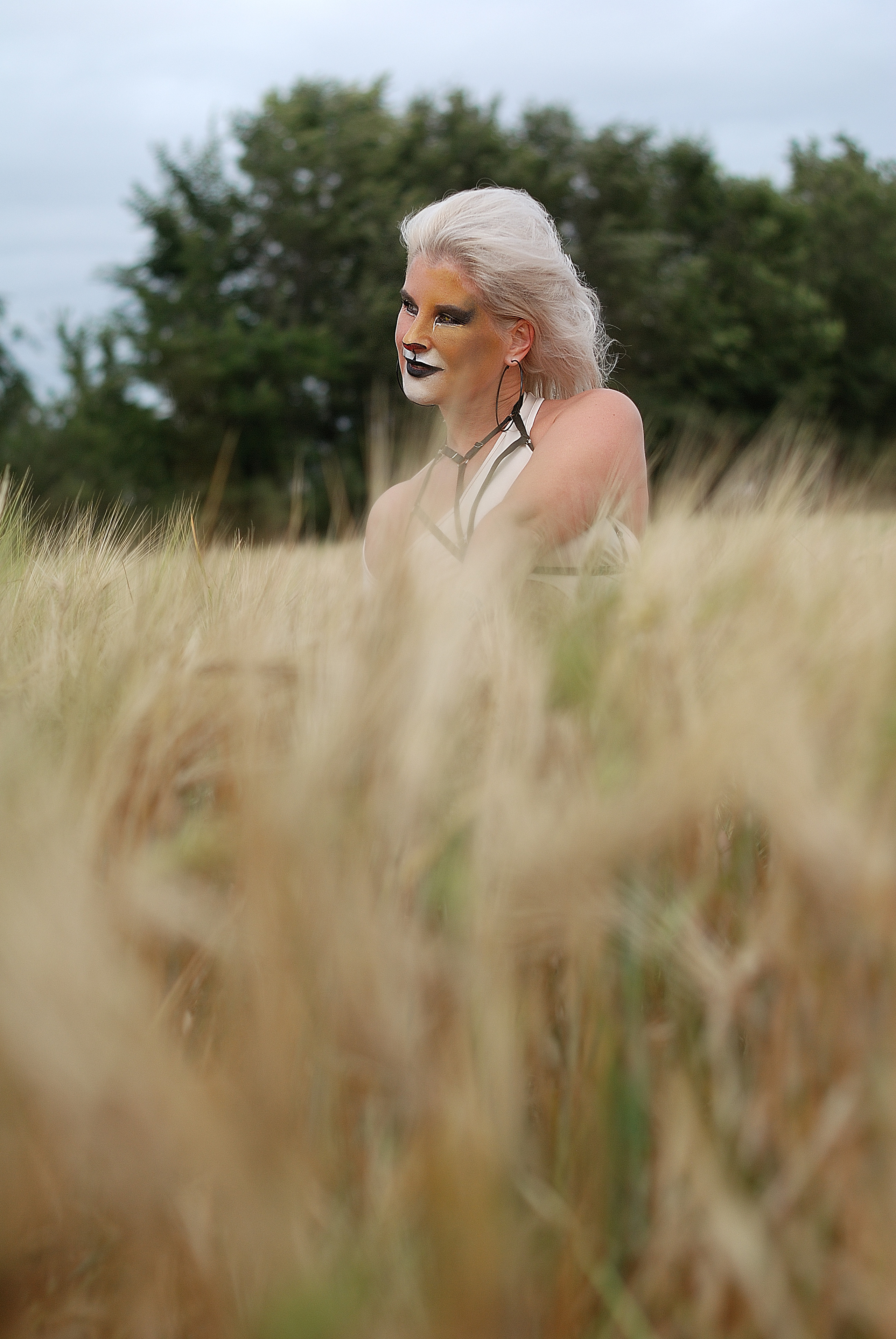 Фотопроекты арт-студии «Мастер и Маргарита». Свадебные фотосессии, Love story, фотосессии в студии, фотопрогулки. Макияж и укладка. Услуги стилиста и имиджмэйкера. Прокат нарядов для фотосессий.