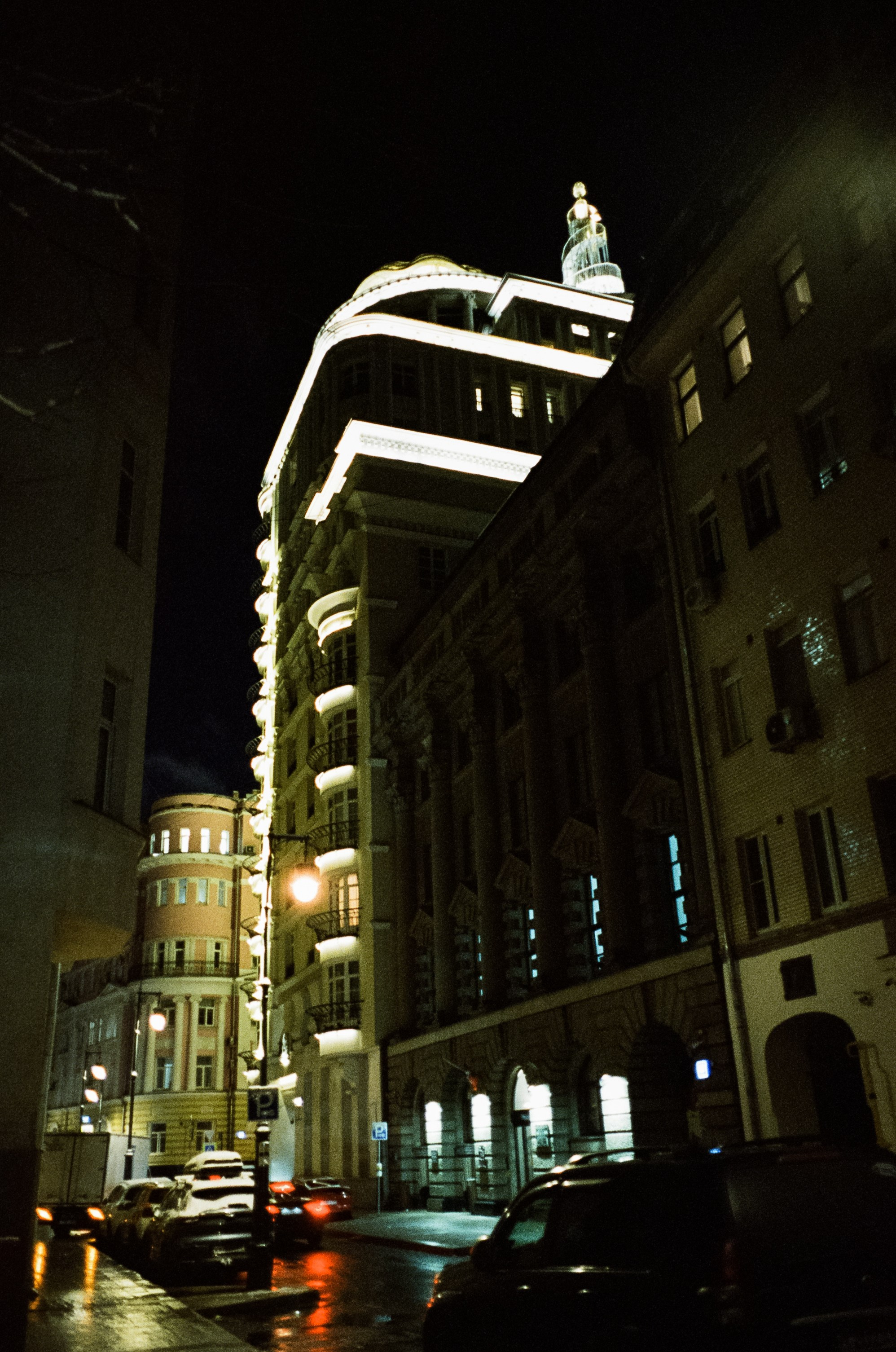 Выставочное пространство Cube.Moscow / SFL 500T