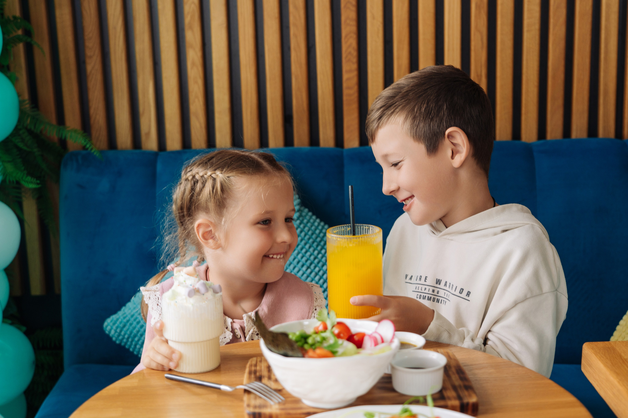 Интерьерная фотосъемка кафейни Hot Black Coffe (г. Королев)