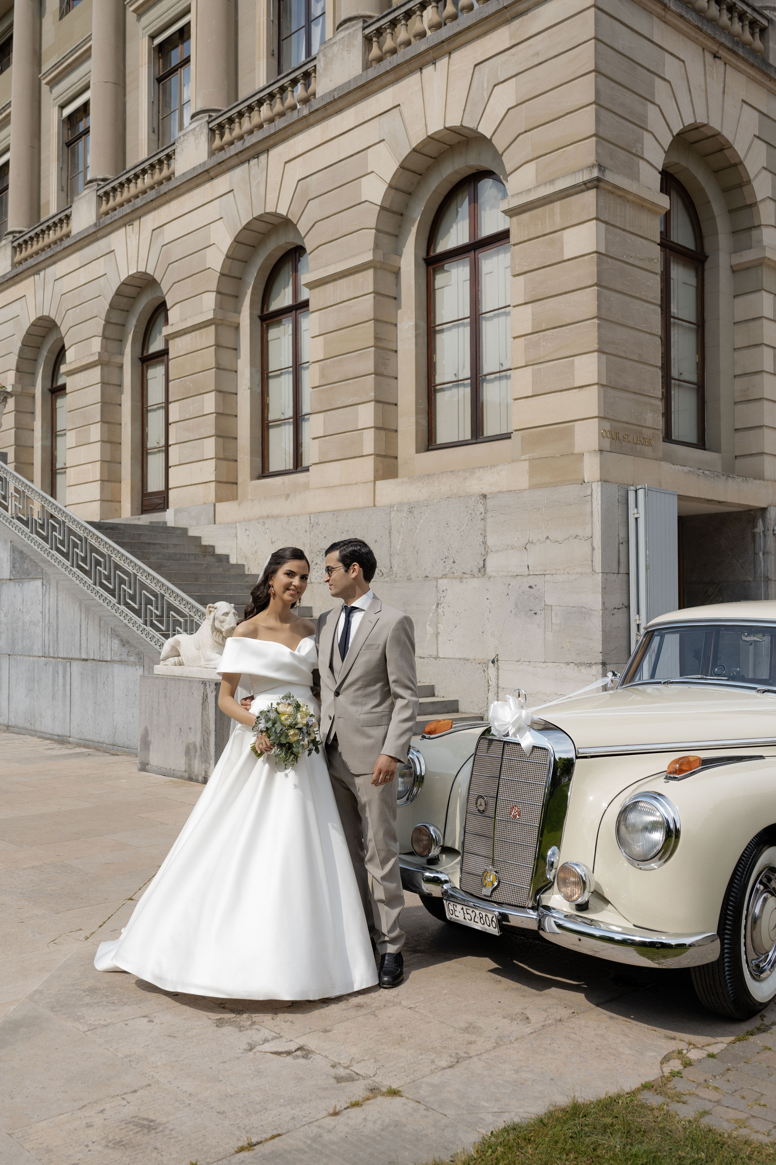 Civil wedding ceremony at the Eynard Palace. Professional Wedding Photographer Geneva & Romande Switzerland | Tanya Creator