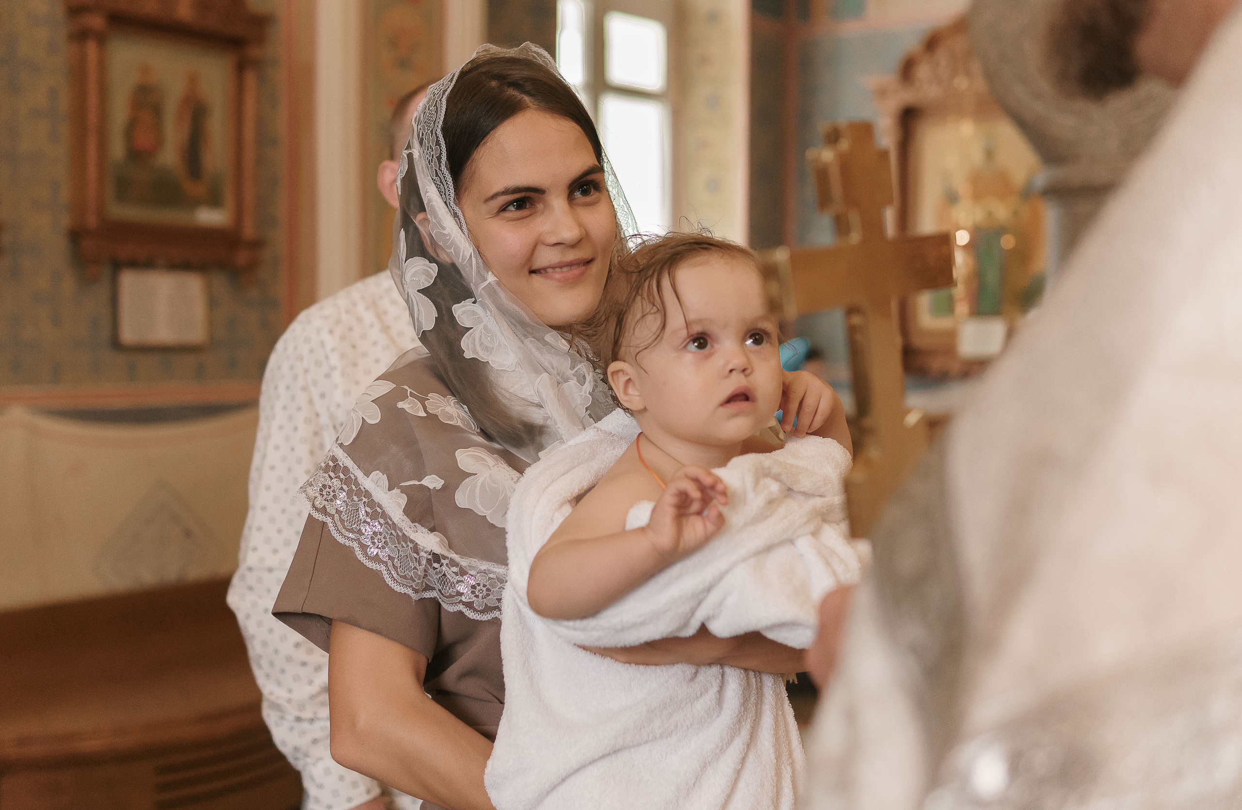 Крещение девочки в храме Иоанна Предтечи. Фотограф для семей и экспертов в г. Воронеж Ирина Круглова