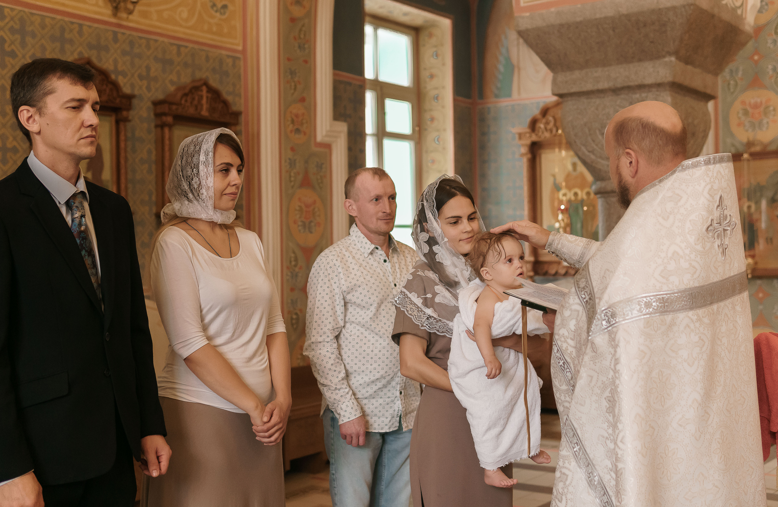 Крещение девочки в храме Иоанна Предтечи. Фотограф для семей и экспертов в г. Воронеж Ирина Круглова