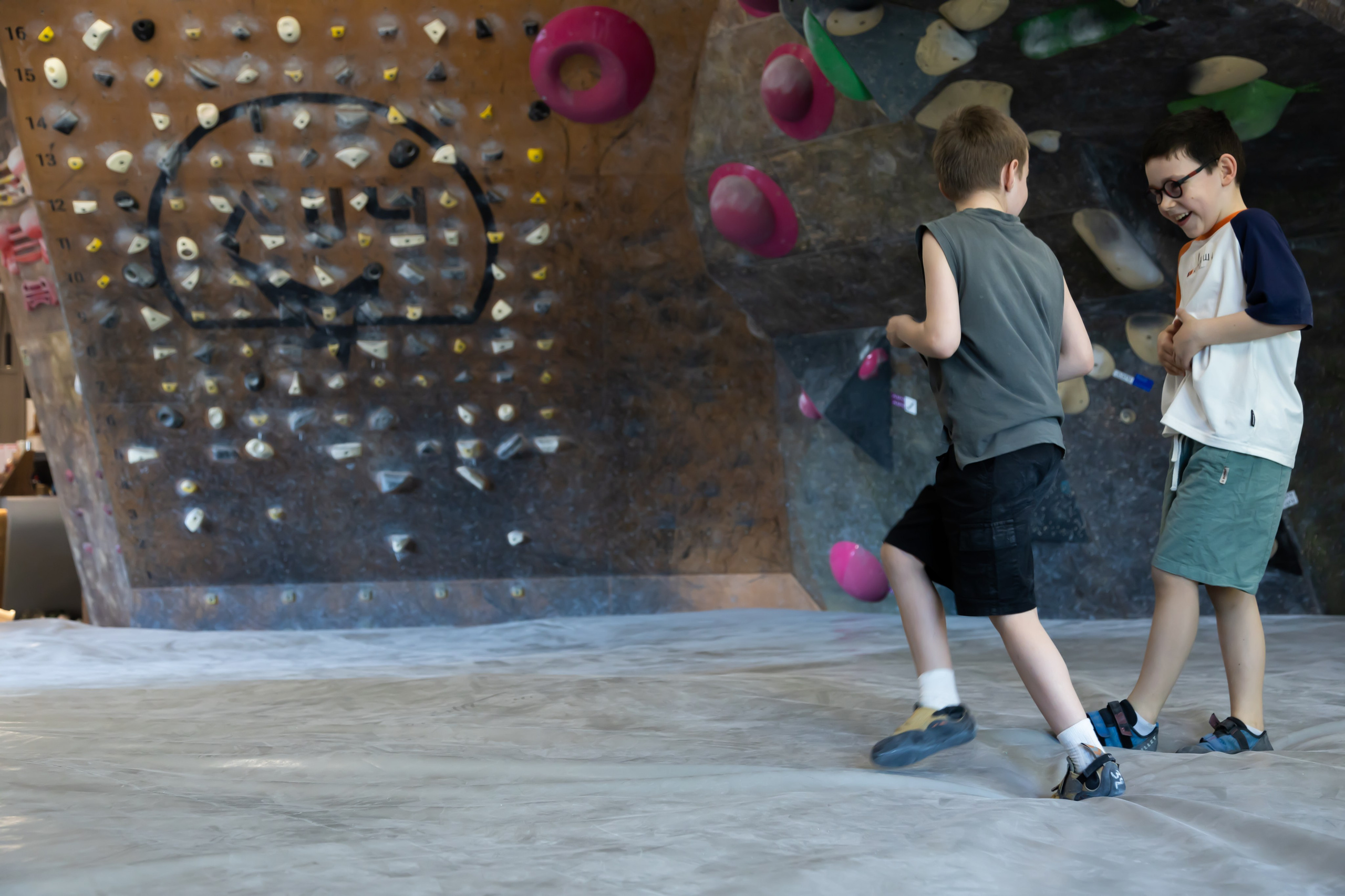 Фотосъемка детского Дня Рождения на скалодроме. Любовь Каширская — фотограф для малого бизнеса и специалистов