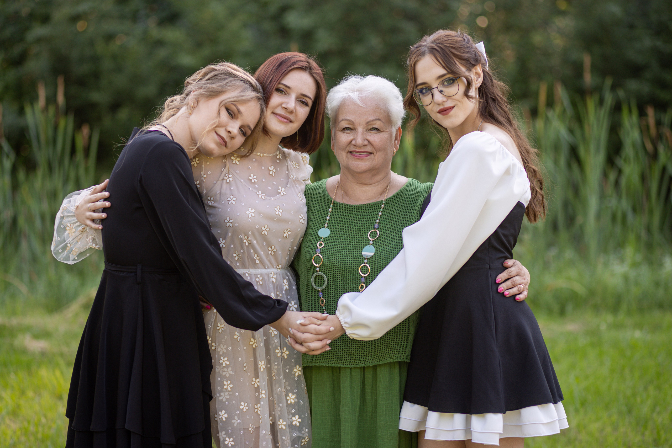 Фотосессия на выпускной. Школа № 12, 11 класс, 2024 г. Студия выпускных альбомов Остров