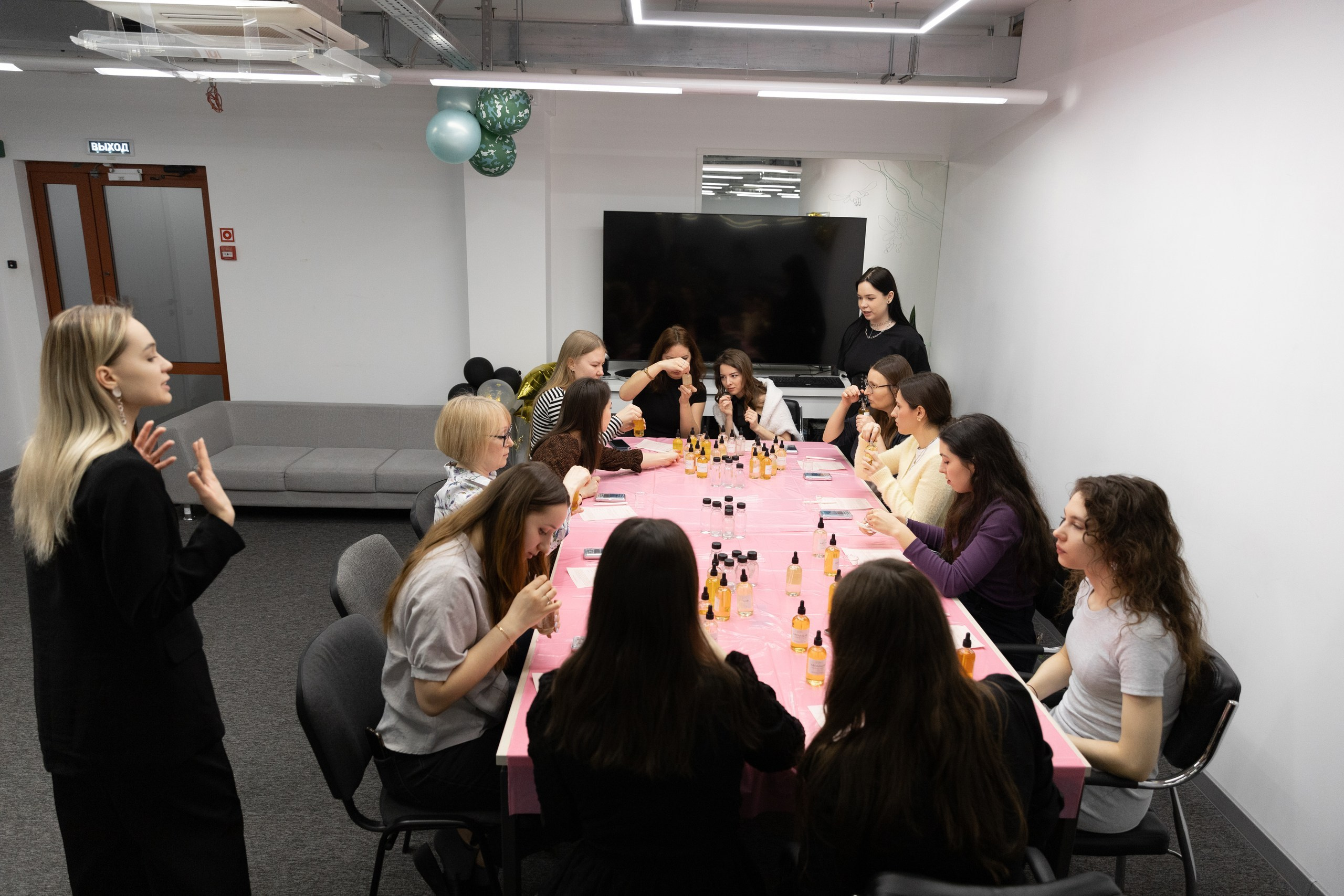 8 марта с АК БАРС Дом — мастер-класс и ароматный праздник от AROMALAGE