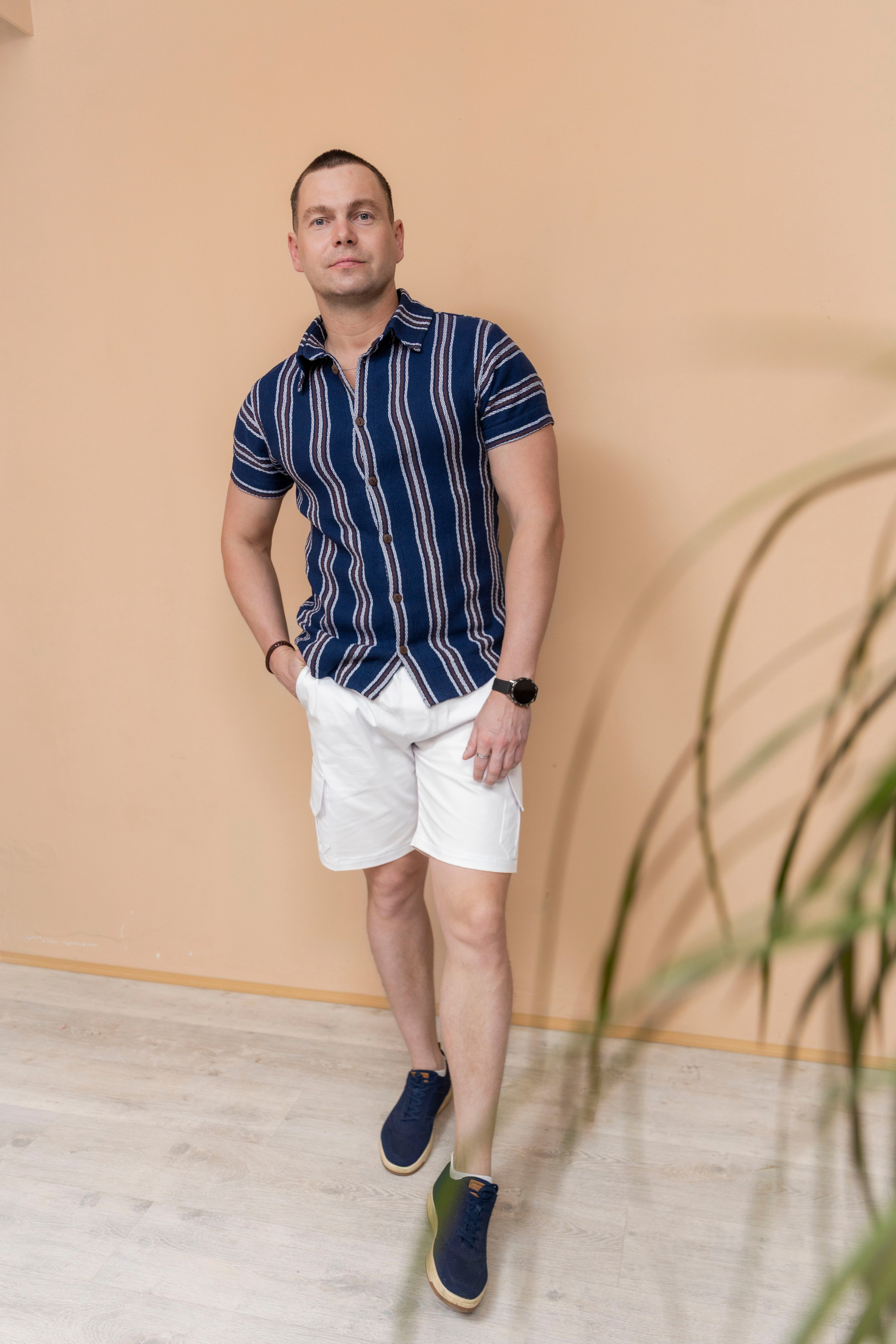 Гардероб для: Эксперт, спортсмен, интернет маркетолог. Модельер Евгений Бременев