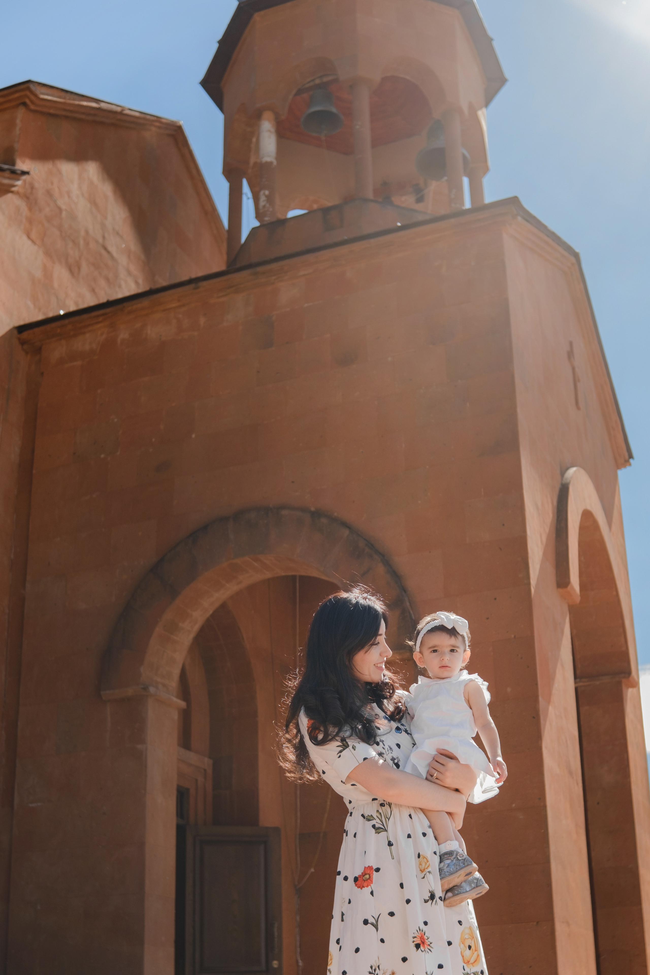 Ваш фотограф на крестины. Профессиональная фотосъемка крещения. Свадебный фотограф в Абхазии, Сухум, Гагра, Сочи