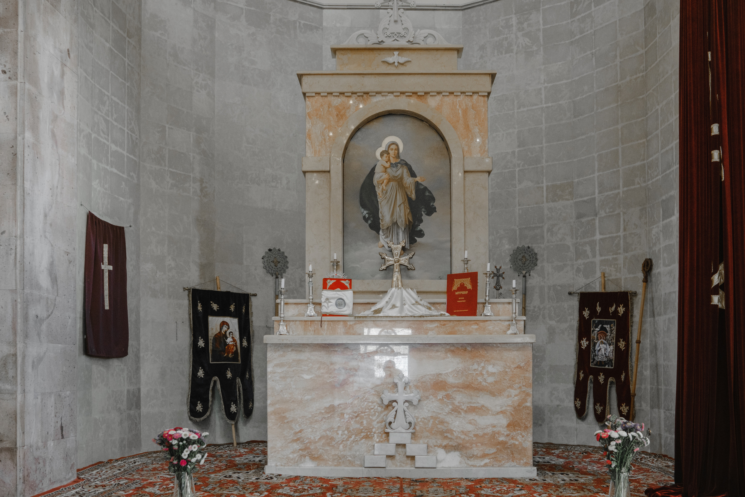 Ваш фотограф на крестины. Профессиональная фотосъемка крещения. Свадебный фотограф в Абхазии, Сухум, Гагра, Сочи