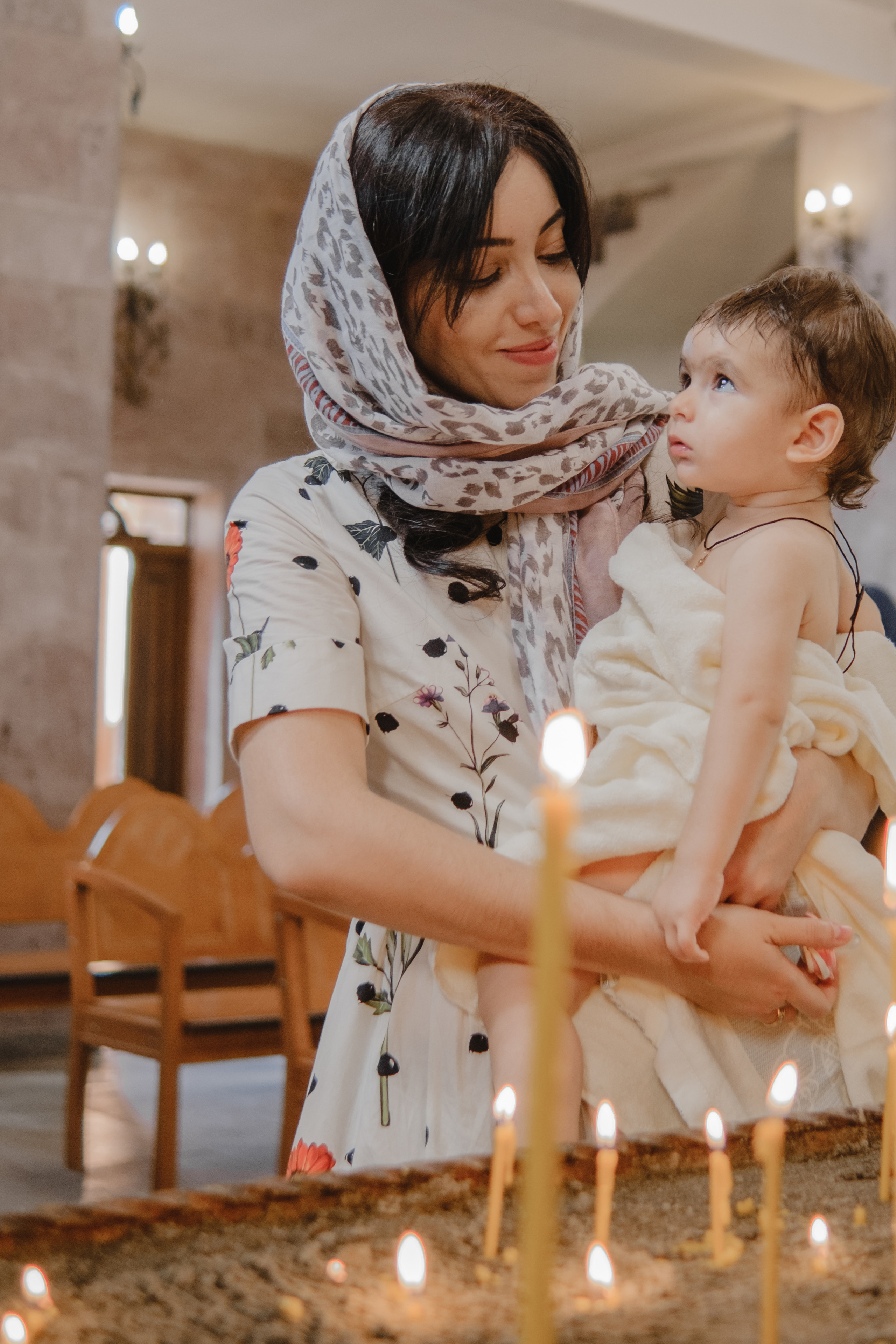 Ваш фотограф на крестины. Профессиональная фотосъемка крещения. Свадебный фотограф в Абхазии, Сухум, Гагра, Сочи