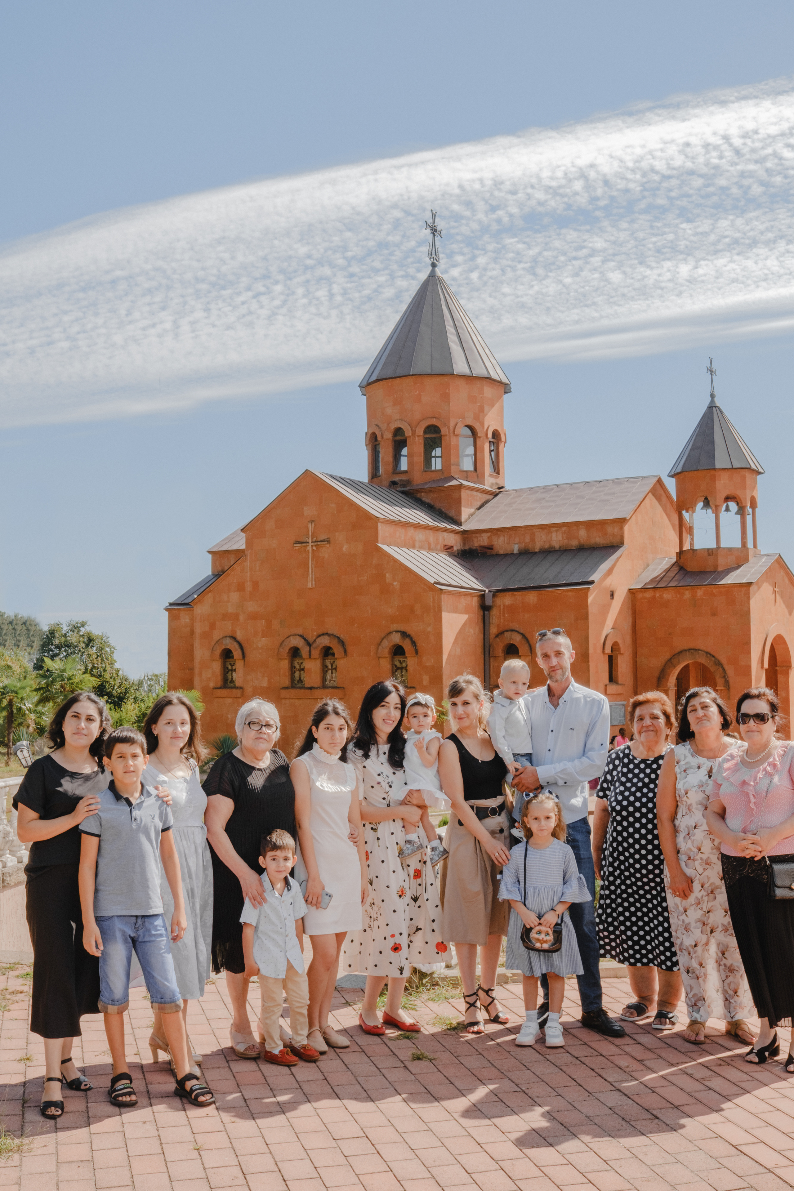 Ваш фотограф на крестины. Профессиональная фотосъемка крещения. Свадебный фотограф в Абхазии, Сухум, Гагра, Сочи