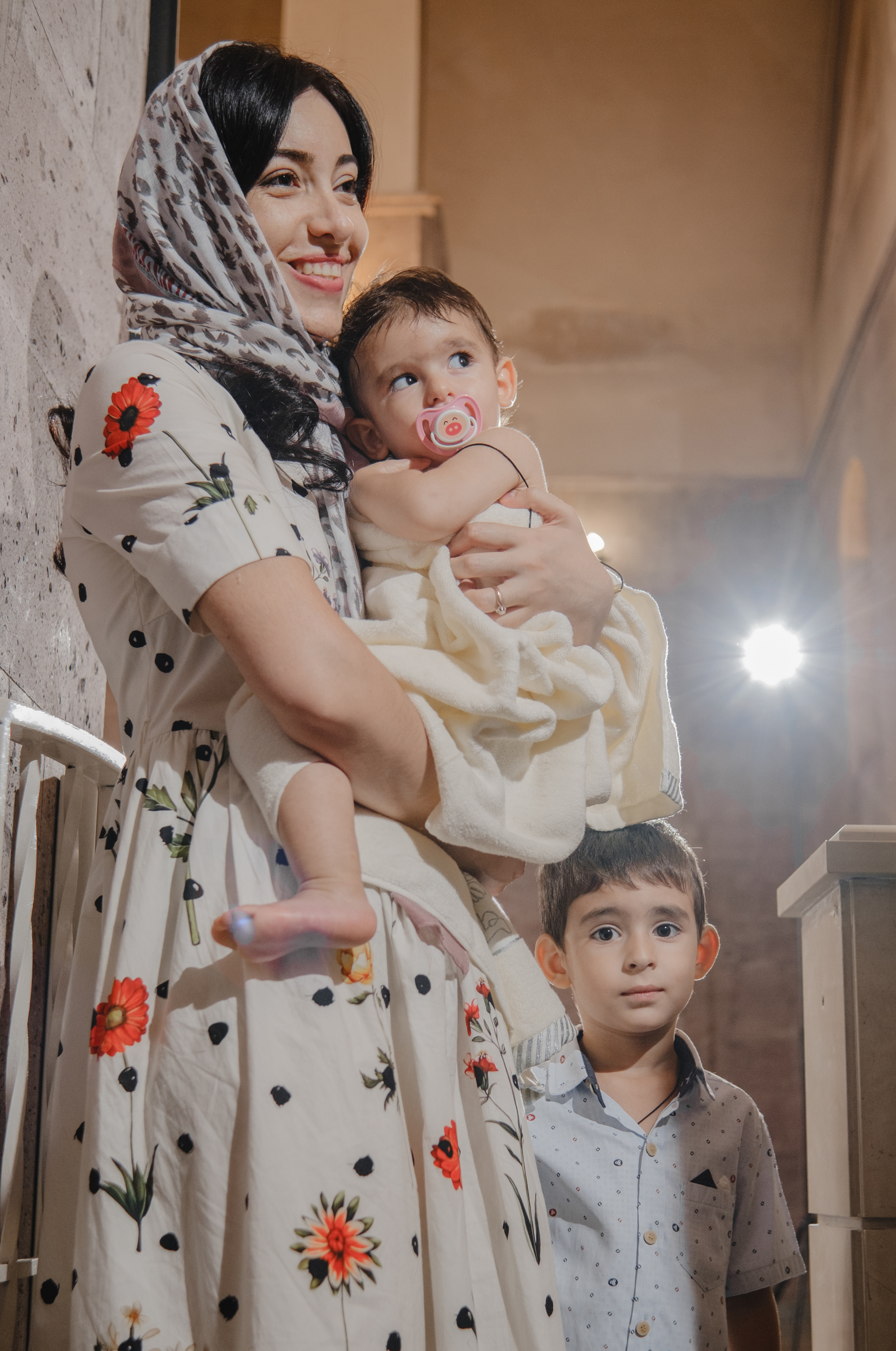 Ваш фотограф на крестины. Профессиональная фотосъемка крещения. Свадебный фотограф в Абхазии, Сухум, Гагра, Сочи