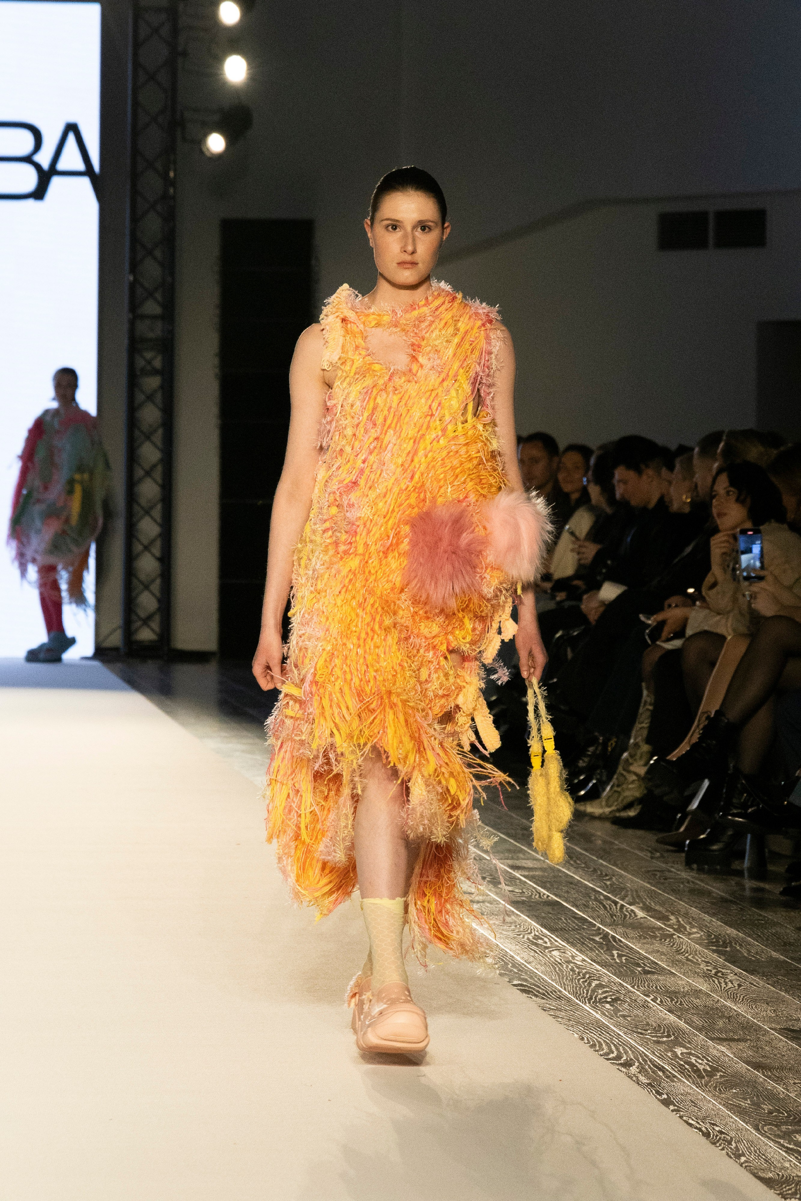 ДЛТ Собака.ru показ победителей конкурса «Новые имена в моде 2025». FOTOFAQ SKOOL г. Санкт-Петербург: очные, дистанционные и онлайн курсы фотографии