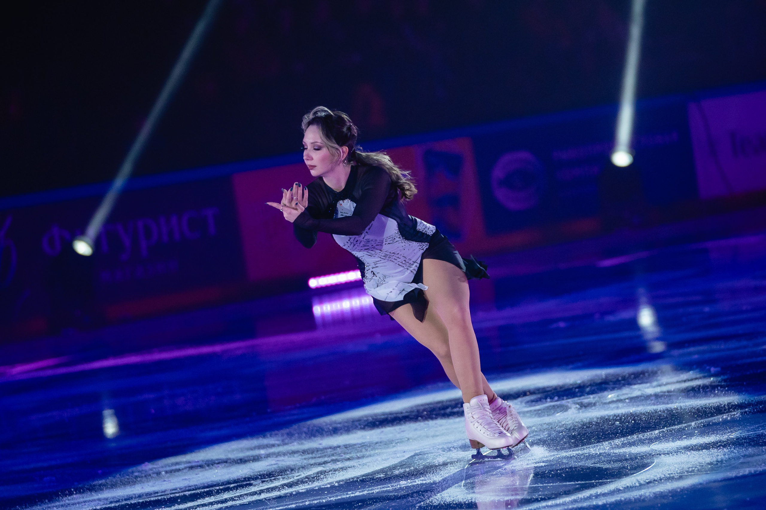 Шоу «Чемпионы на льду» в Новосибирске. Воробьева Ксения — Спортивный и танцевальный фотограф Новосибирск