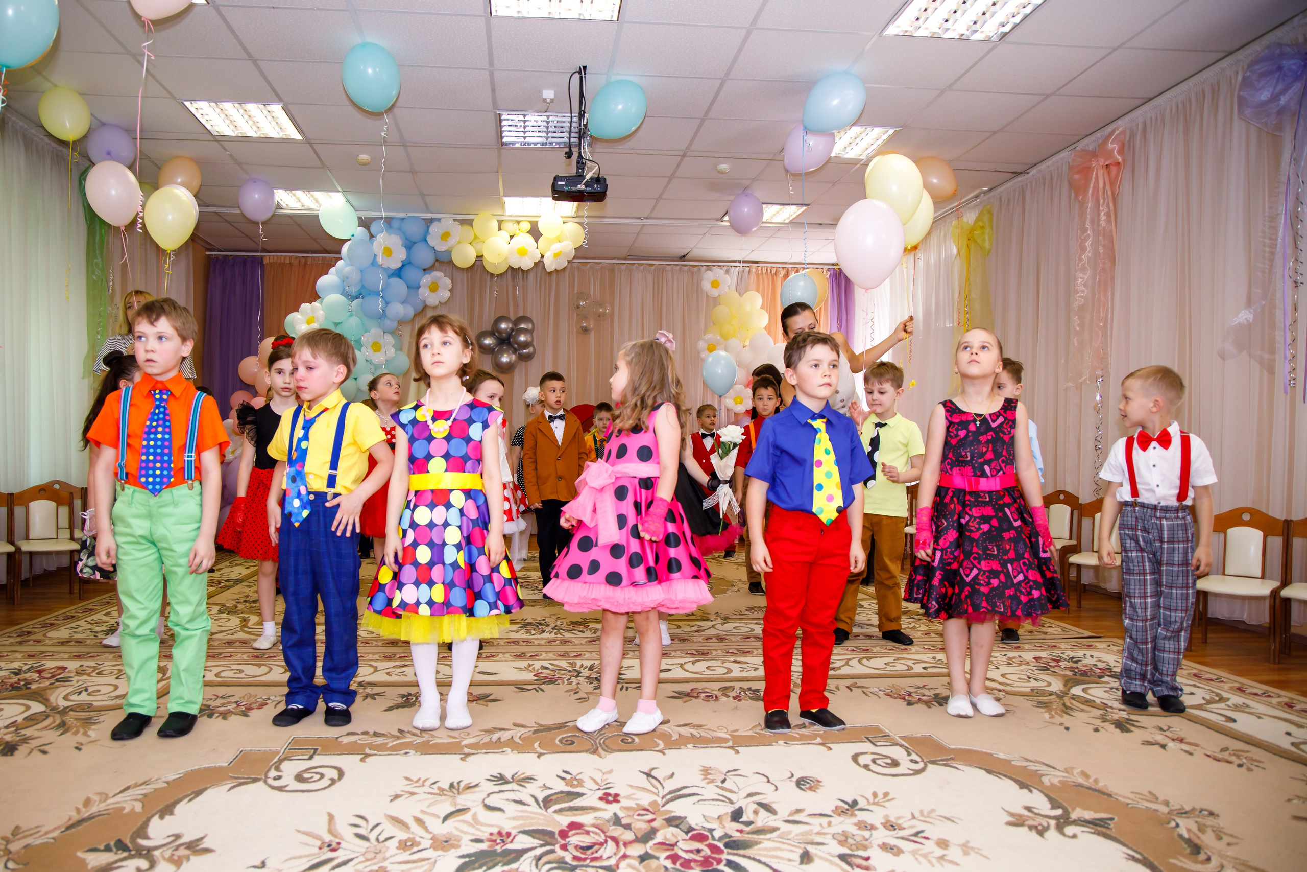 ВЫПУСКНОЙ ДЕТСКИЙ САД группа НАСЛЕДНИКИ. Профессиональная фото и видеосъемка. Москва
