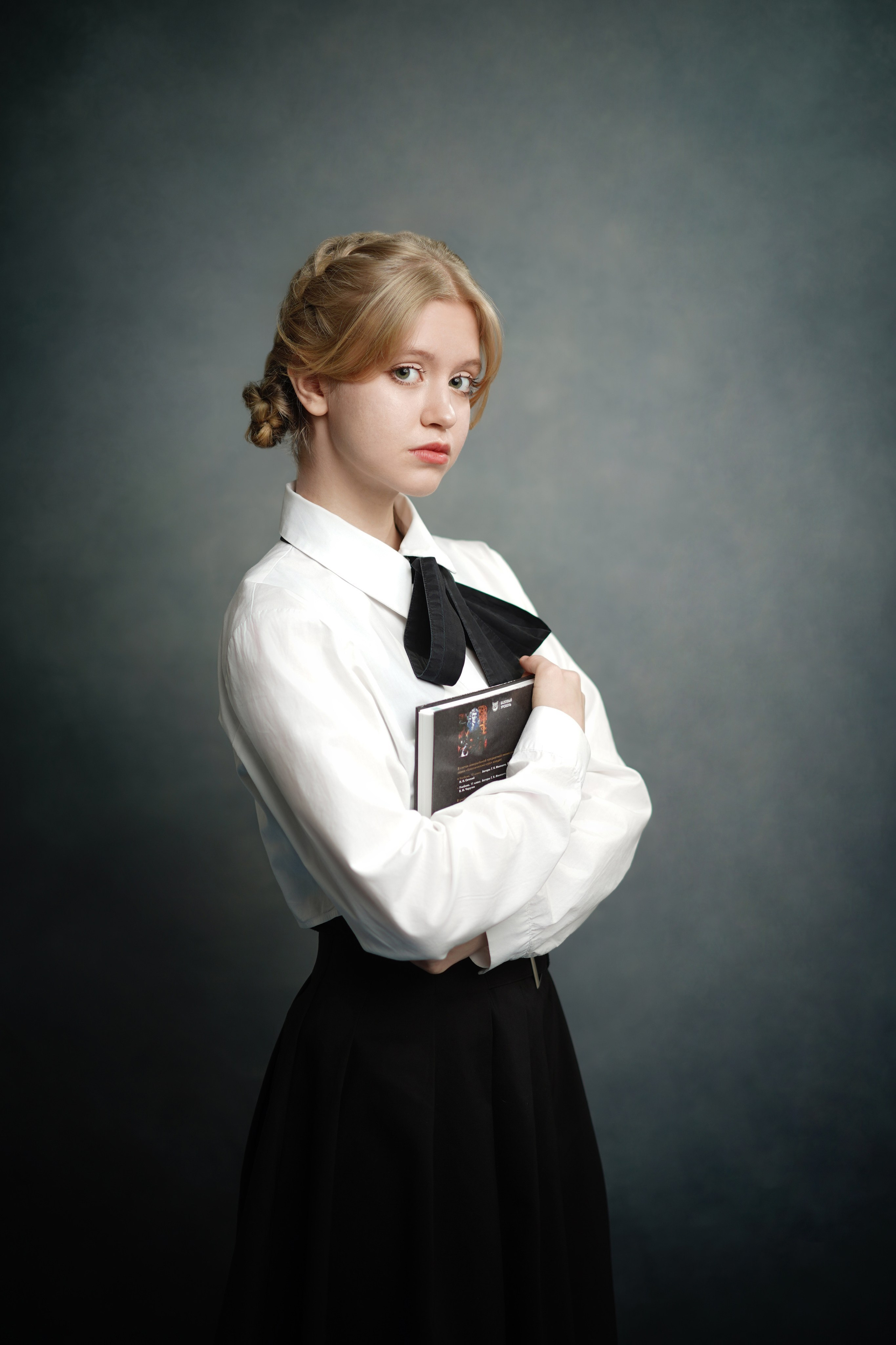 Стиль портрета в студии. GOTRA — выпускные альбомы в Тюмени