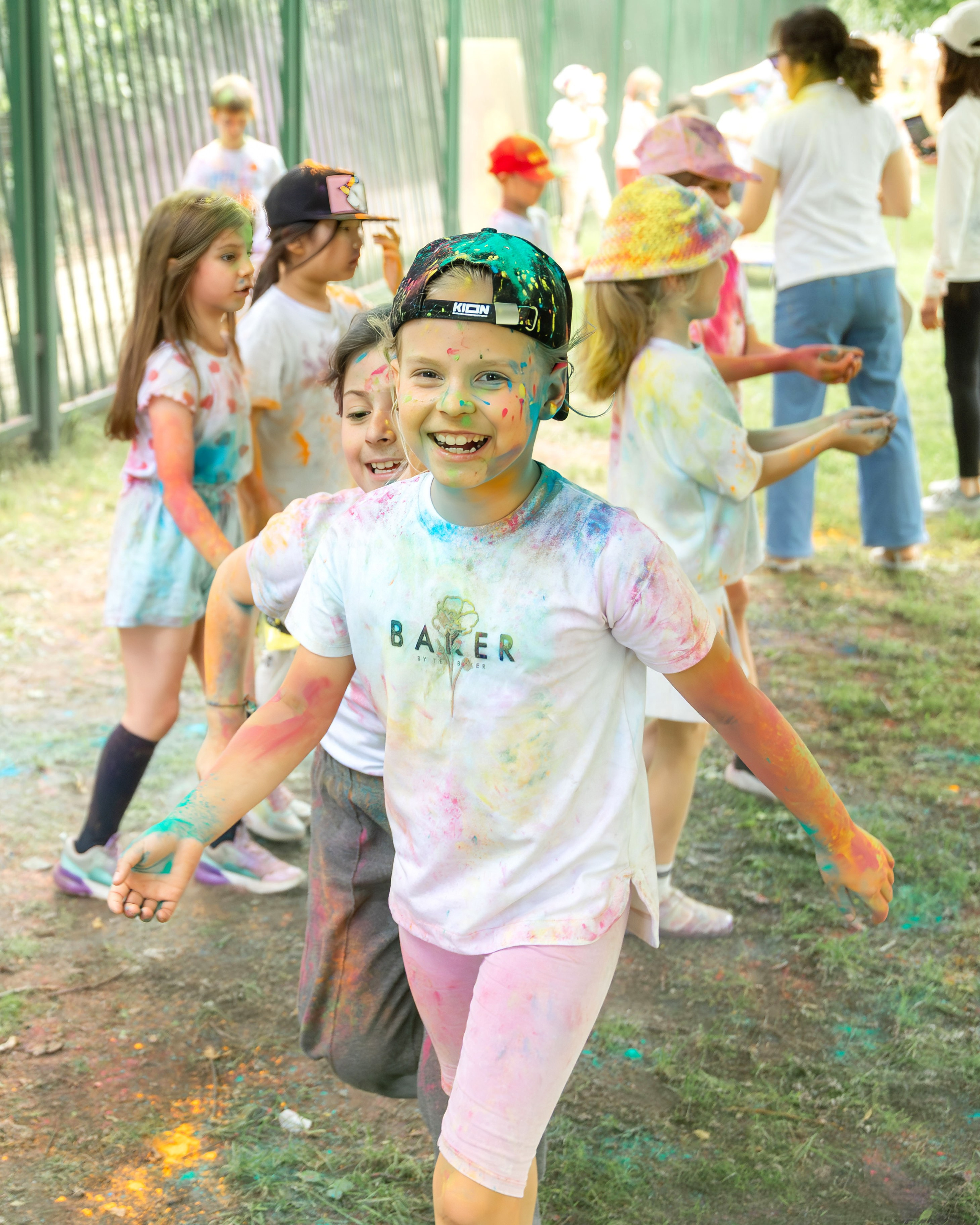 The International School of Moscow. Color Day. Выпускные альбомы для школы и детского сада — школьный фотограф Подольск, Троицк, Щербинка, Москва