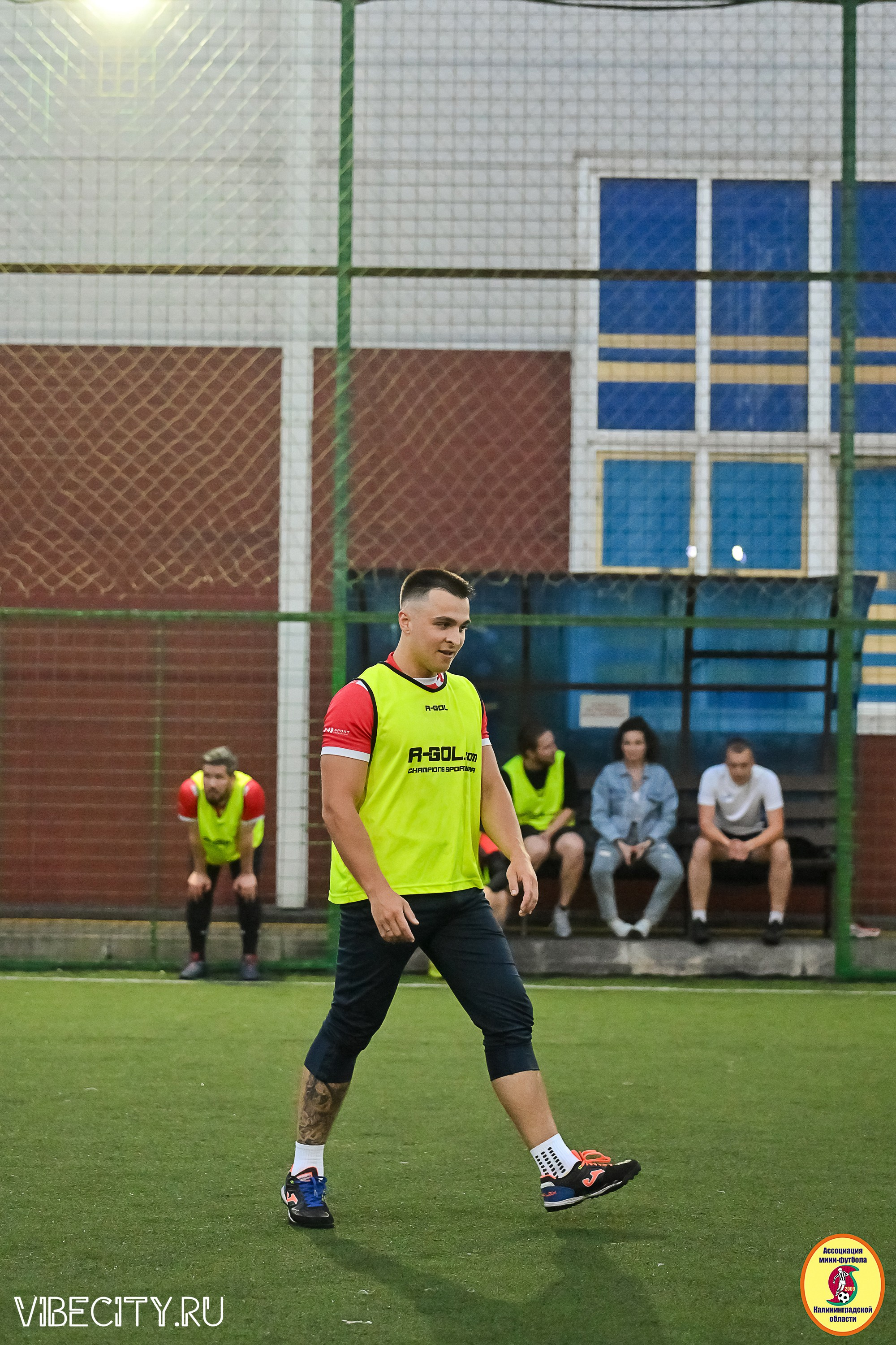 ИГРЫ МИНИ-ФУТБОЛЬНОЙ И КОРПОРАТИВНОЙ ЛИГИ. VIBECITY.RU Вайб Сити Ру Фоторепортажи Фотоотчеты Калининград