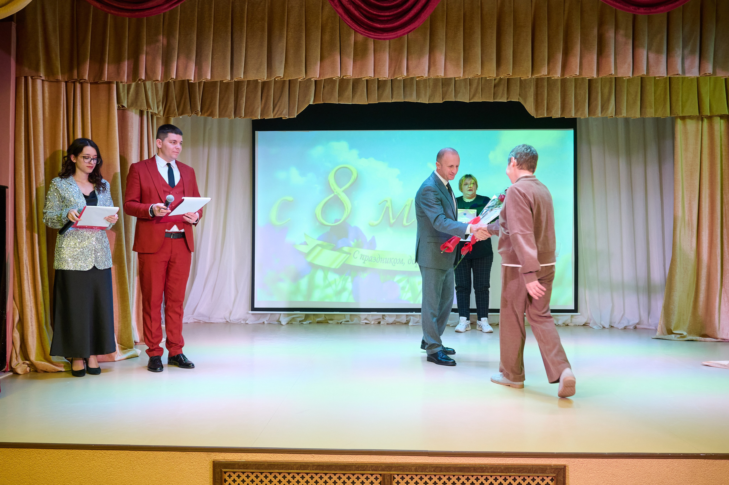 8 марта в Виноградном. Жизнь курорта Кабардинка в фотографиях