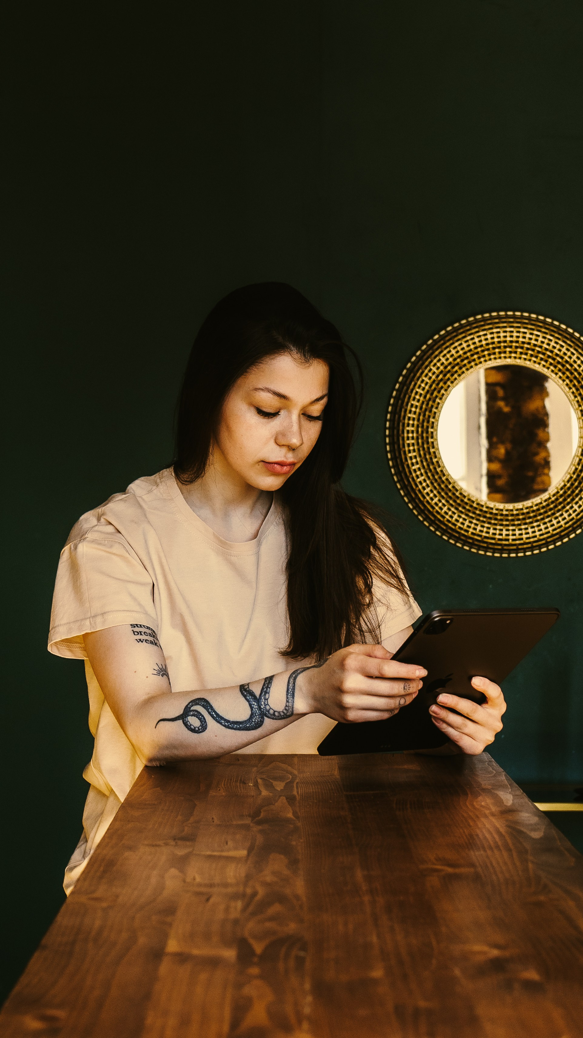 Деловая фотосессия для портфолио девушке