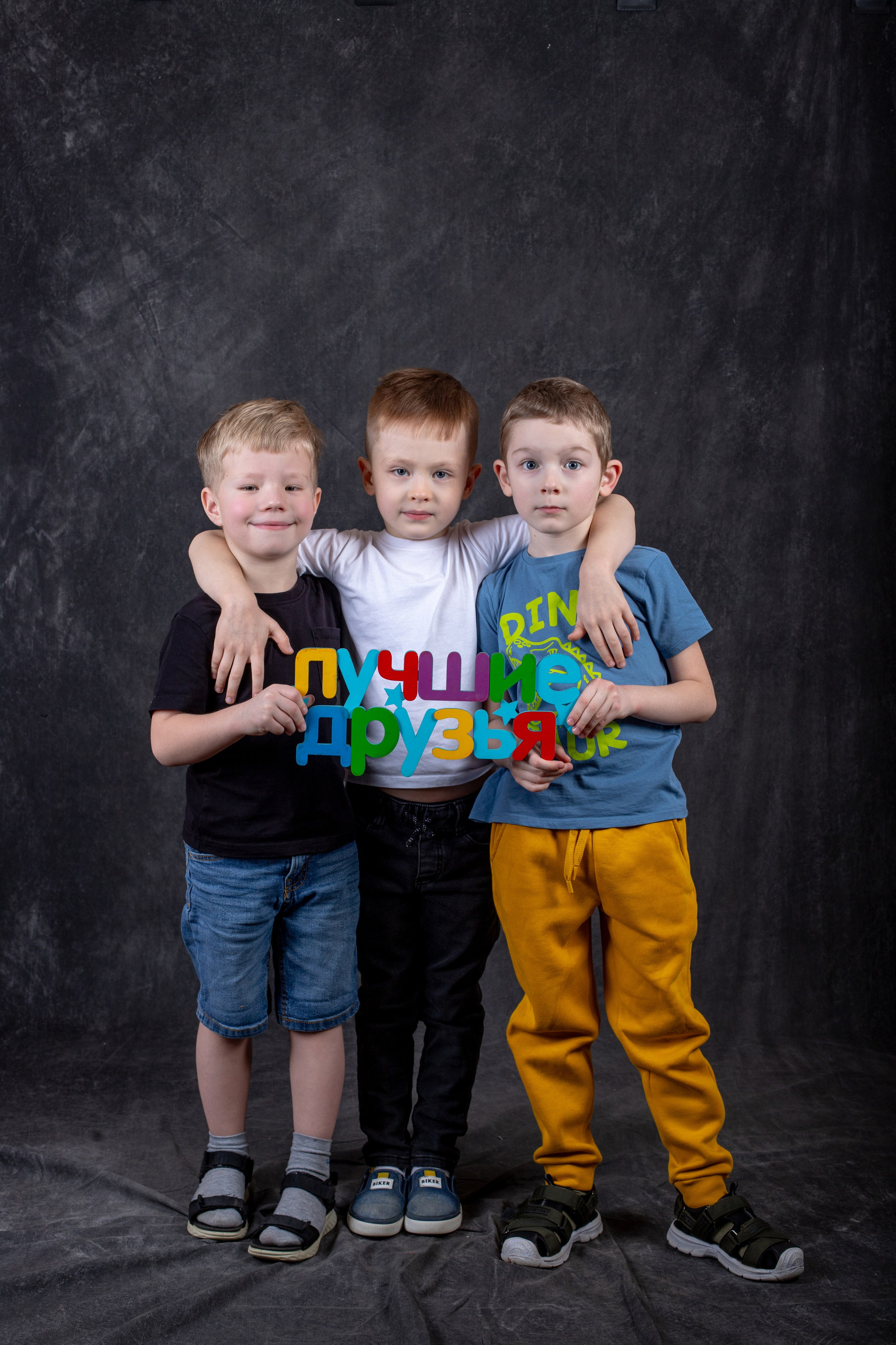 Выпускные альбомы для детского сада. Выпускной альбом в Москве и Домодедово Вышка Школьный фотограф