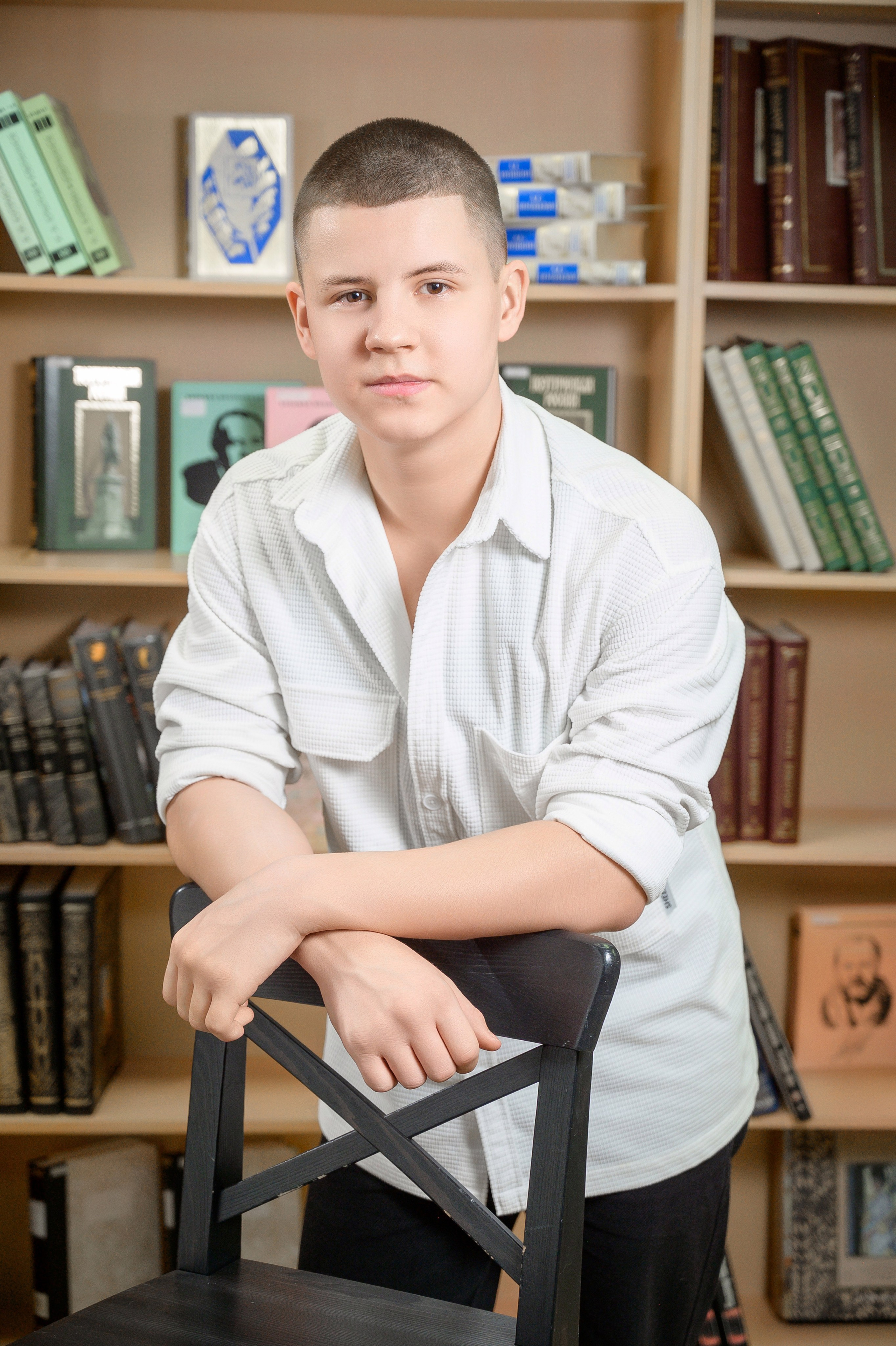 Фотографии старшеклассников для выпускных альбомов Нижневартовск | Портфолио. AR-t студия «Альбом+», г. Нижневартовск