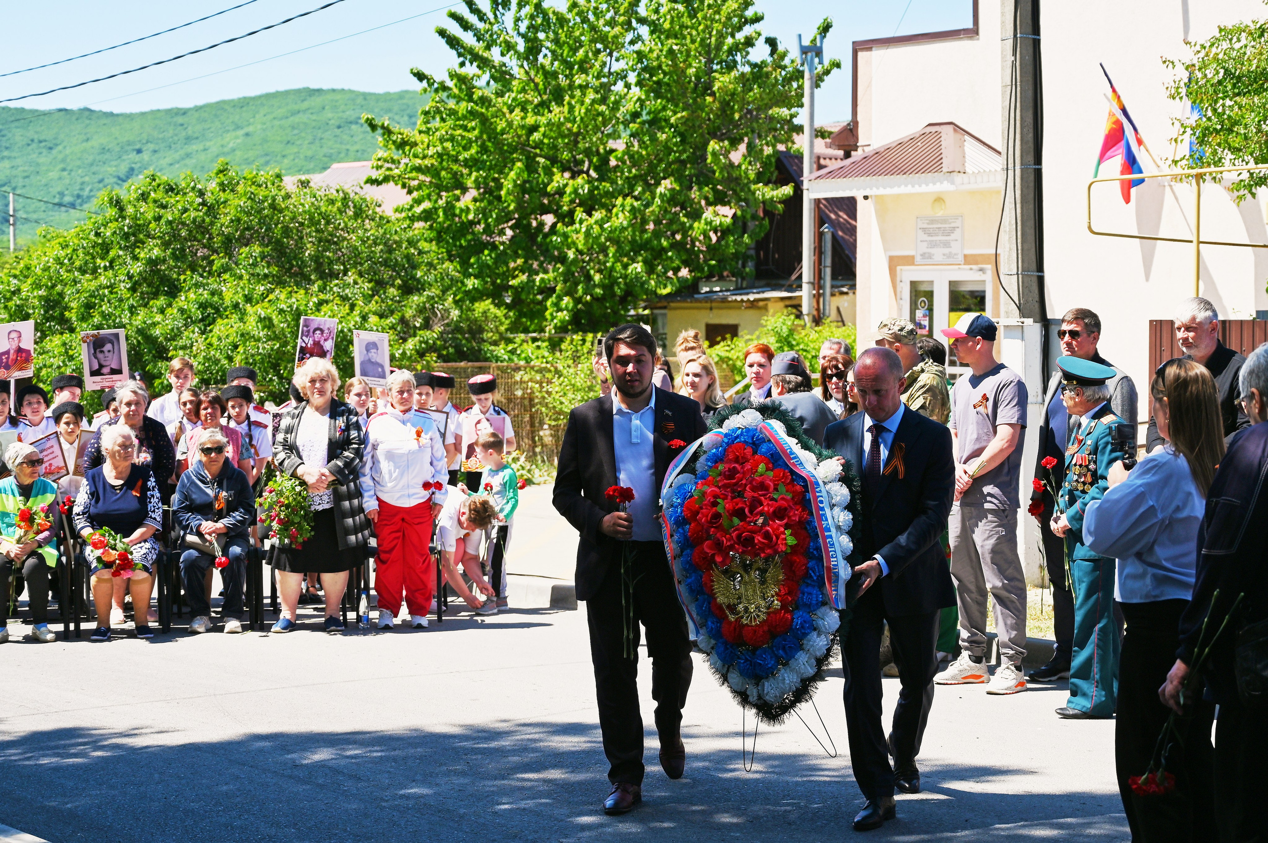 Митинг в с. Виноградное. Жизнь курорта Кабардинка в фотографиях