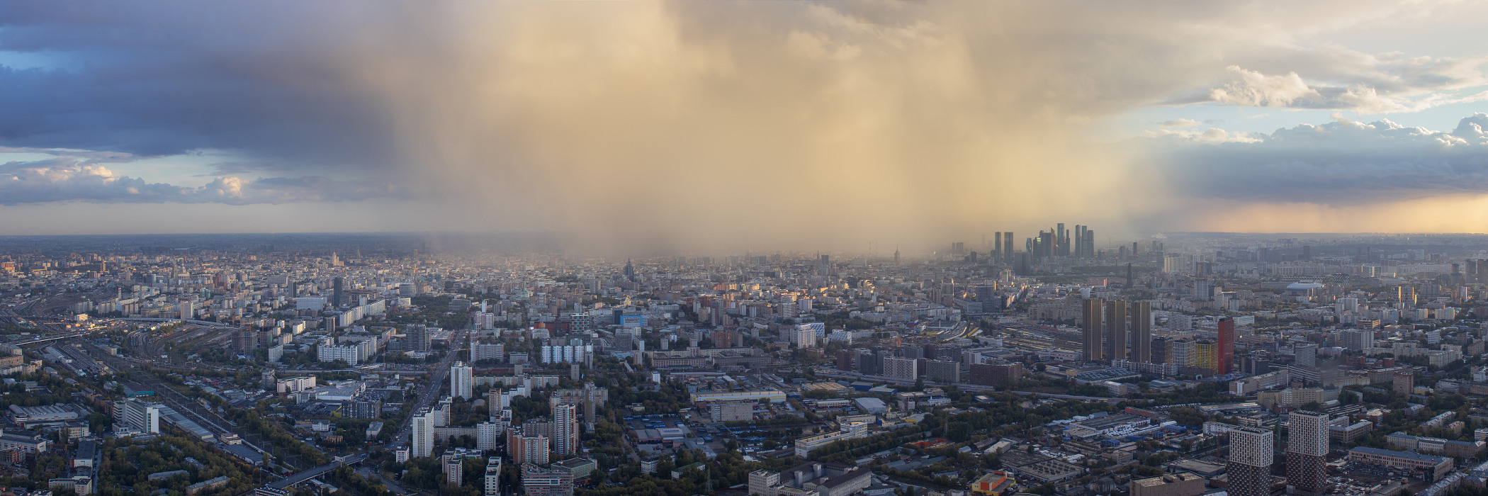 Небо над Москвой. Петр Ушанов — фотограф