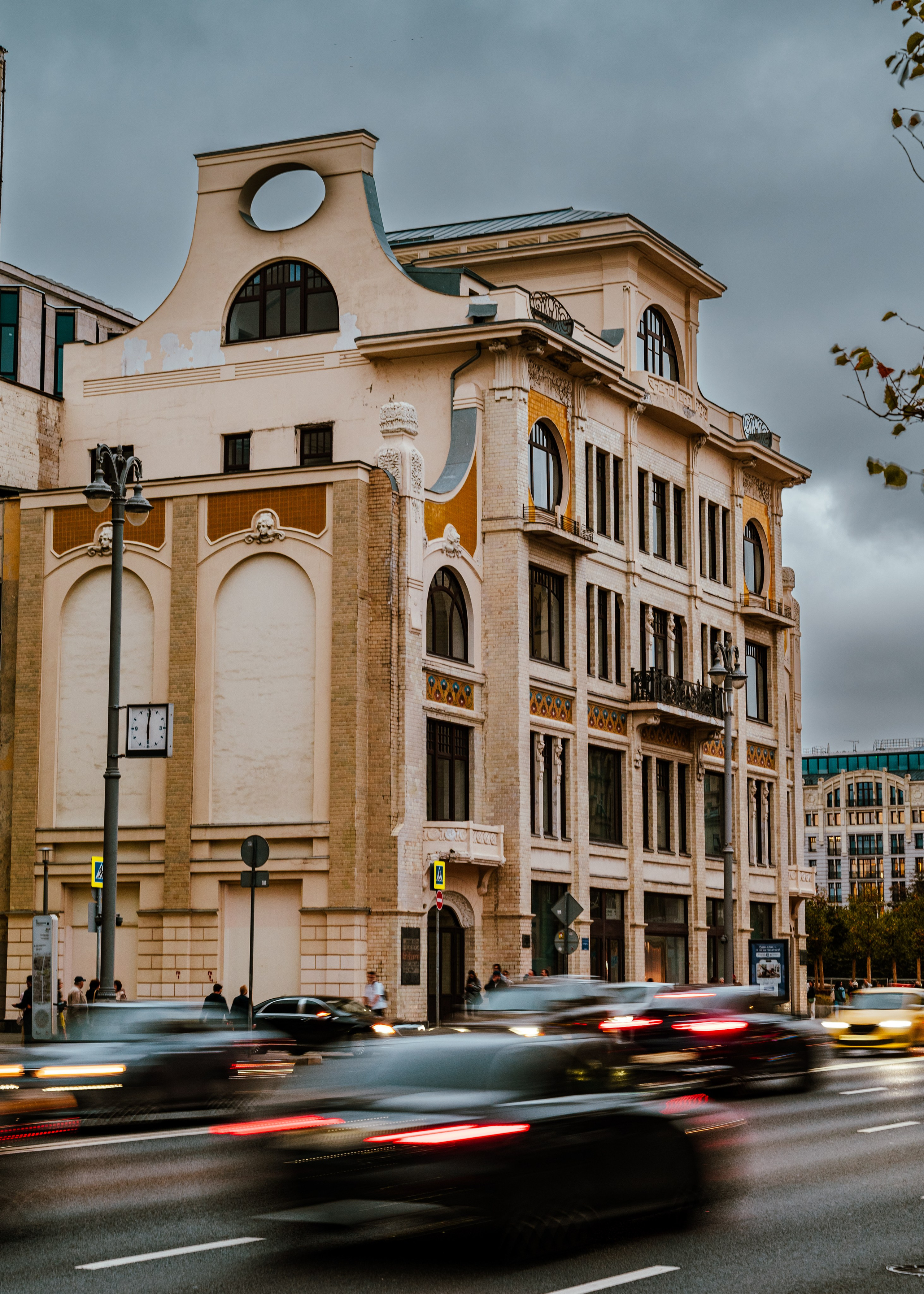 Тверская - Великая улица великого города. П&П — Полезное с Приятным. Фотоэкскурсии — Москва на память. Экскурсовод и фотограф в Москве. Увези столицу в своём альбоме!