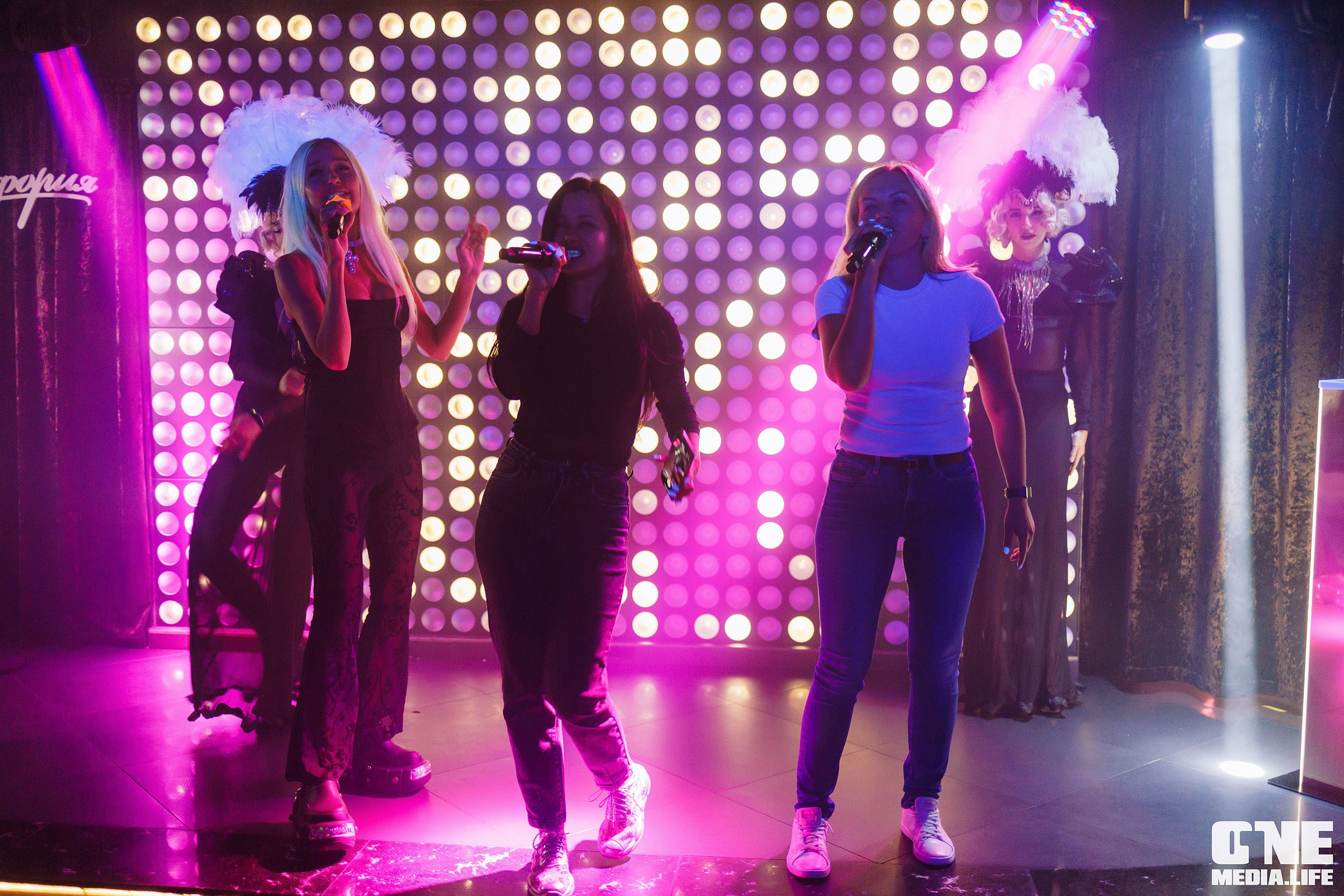 Фоторепортаж из караоке-клуба Эйфория. One Media Life: фоторепортажи, фотоотчеты с мероприятий и заведений