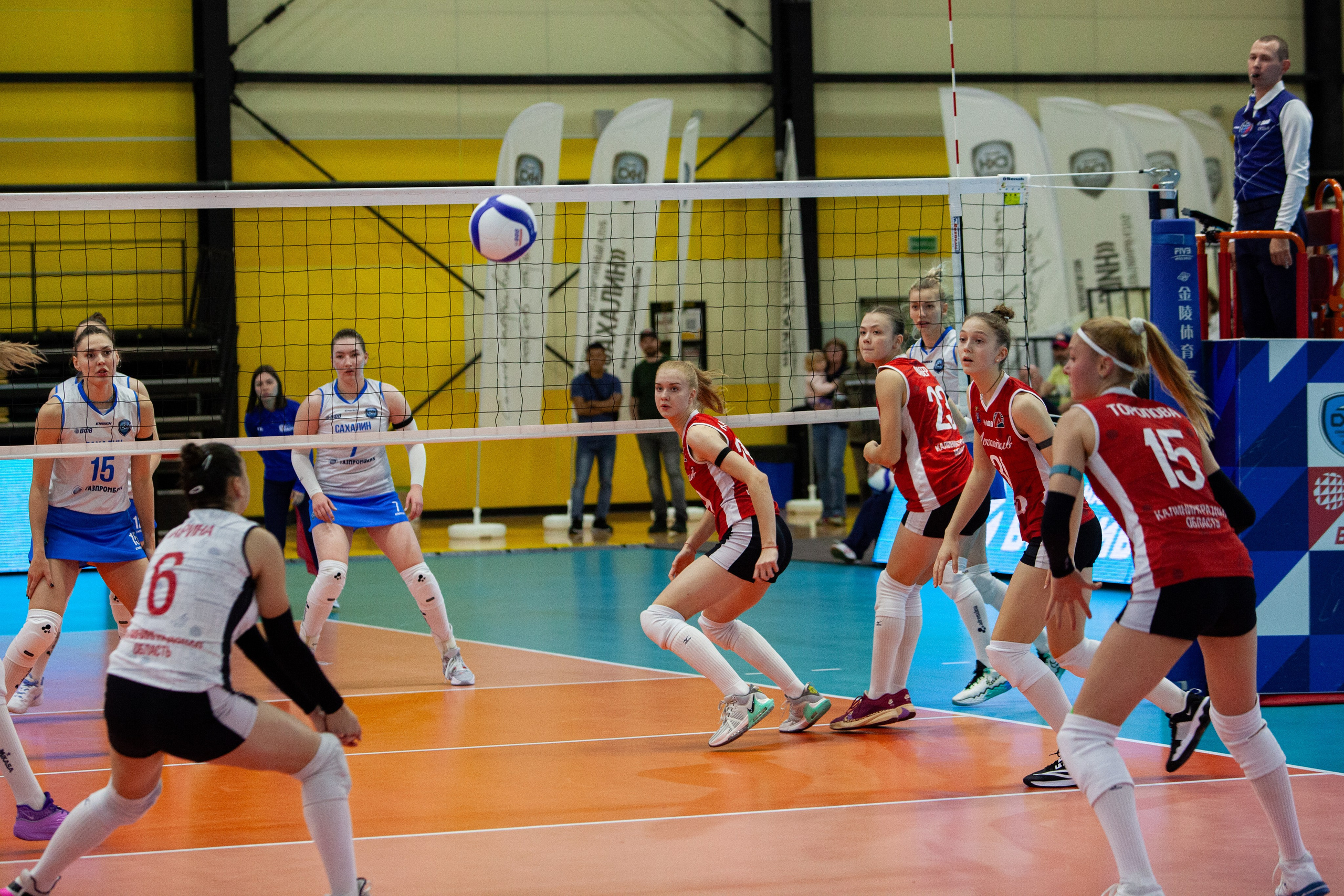 Один день из тура чемпионата России по волейболу. Кутузов Евгений Фотограф в Южно-Сахалинске