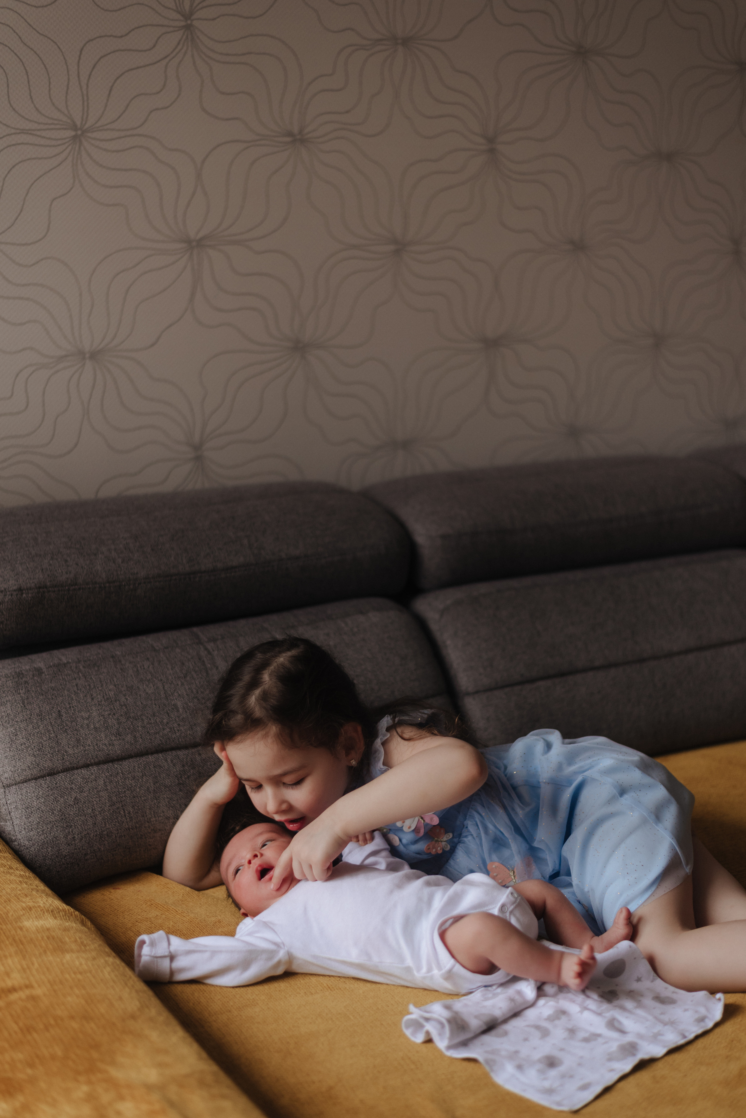 Домашняя съемка: Алеся, Есения и Ян. Женский фотограф в Санкт-Петербурге Татьяна Саблина