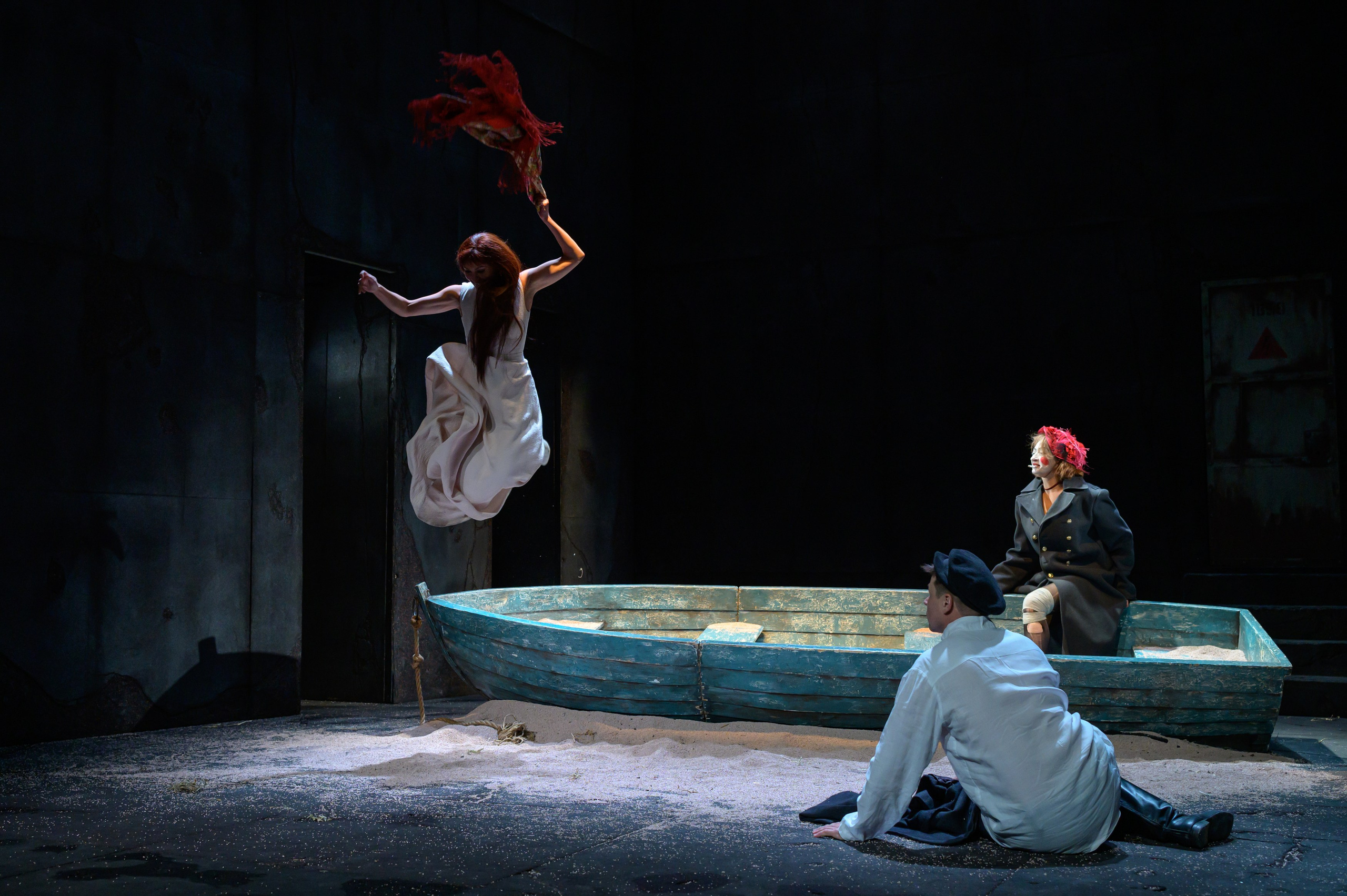 сцена из спектакля "Гроза", Театр на Васильевском