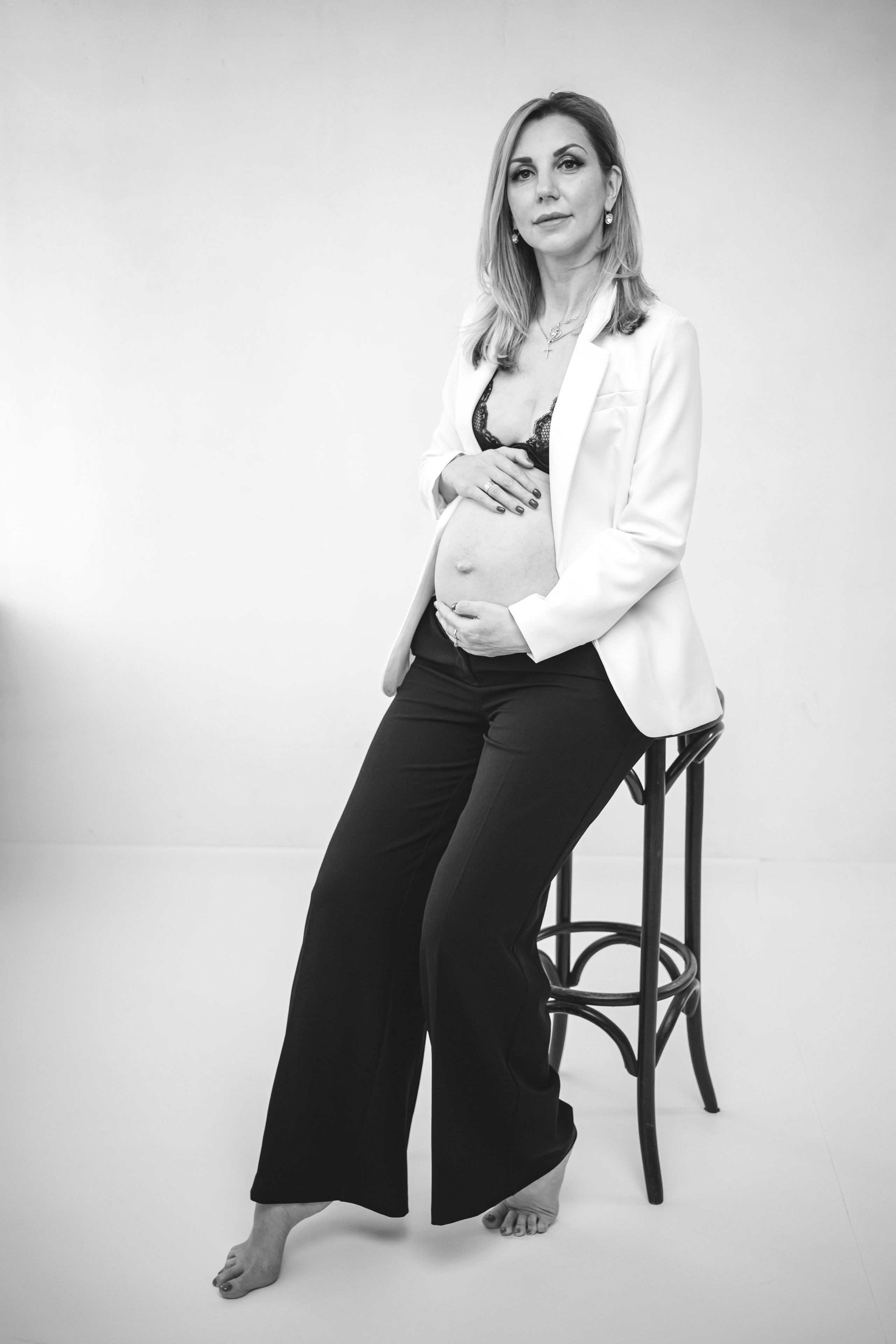 Фотосессия беременности в студии в Петергофе