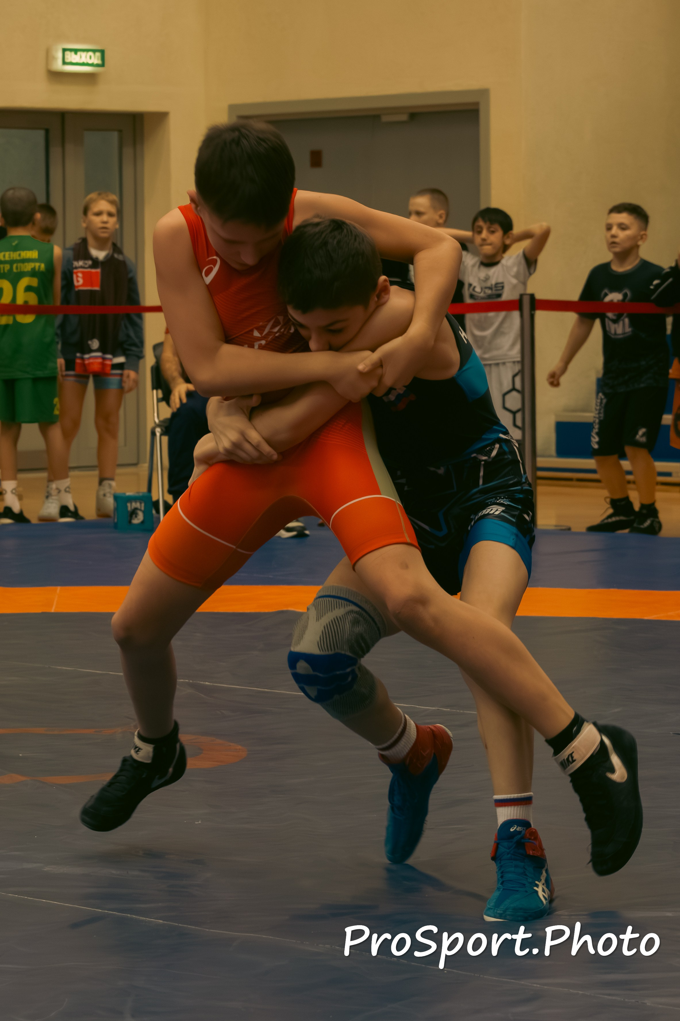 «Спорт через объектив: история в каждом снимке!»