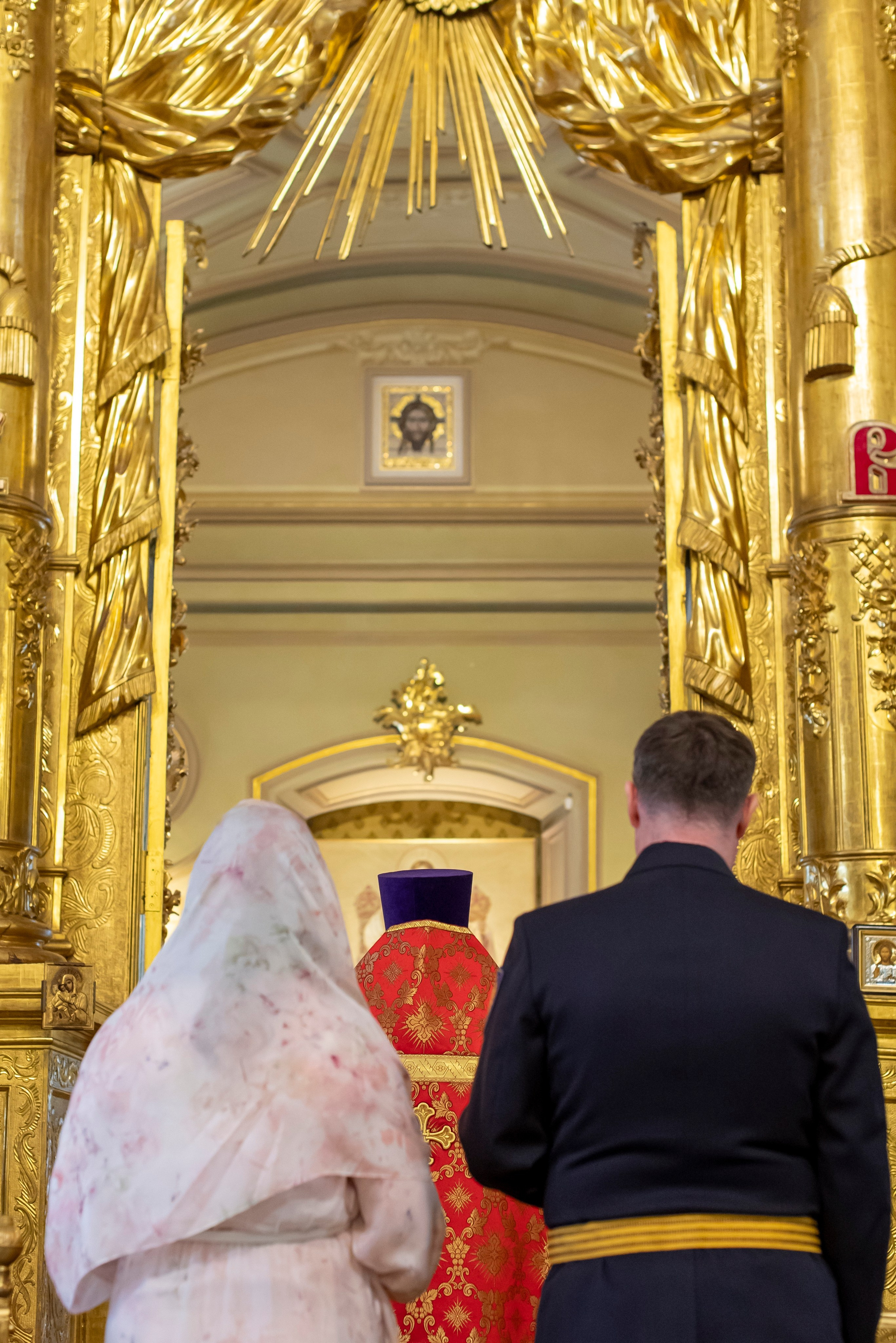 Венчание в храме Климента Папы Римского на Третьяковской. Свадебный и семейный фотограф в Москве Ирина Гончарова