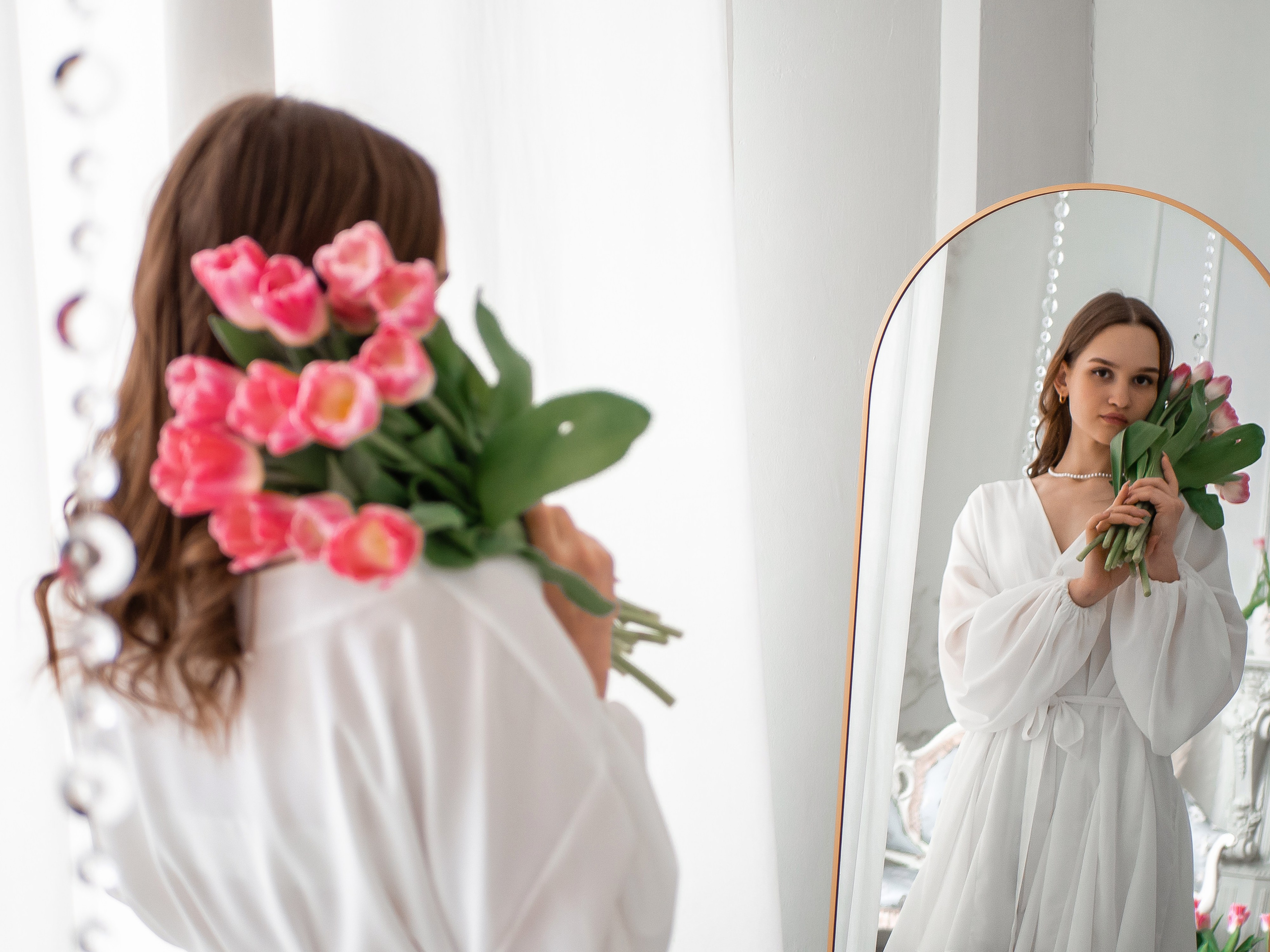 Фотосессия с цветами в фотостудии. Семейный и детский фотограф в Красноярске Надежда Арефьева