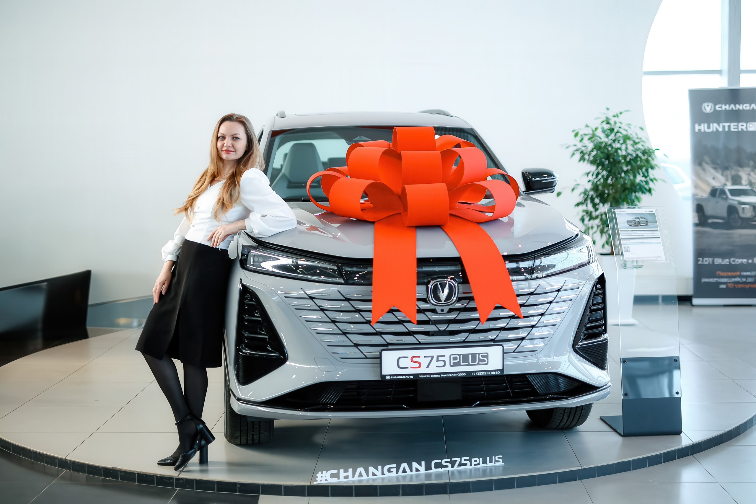 01.03 Автосалон-2000. Презентация нового ChanGan. Команда специалистов в мире фотографии и видео. Детский фотограф, семейный фотограф