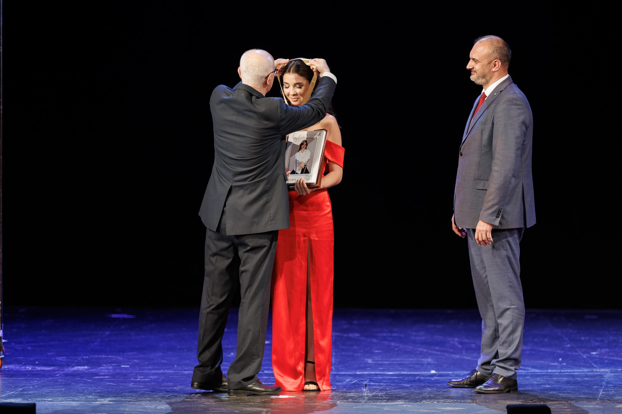 Выпускной вечер в Севастопольской гимназии № 1 имени А. С. Пушкина. Свадебный фотограф, фотосъемка в Крыму, Севастополе, Симферополе, Ялте